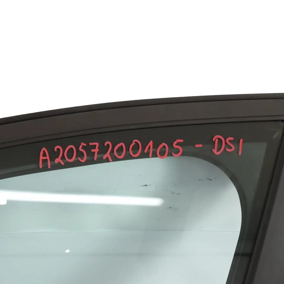 Mercedes W205 Porte Avant Gauche Diamond Silver Metallic Argent - 988 - SKU A2057200105-DSI - Numéro de pièce A2057200105