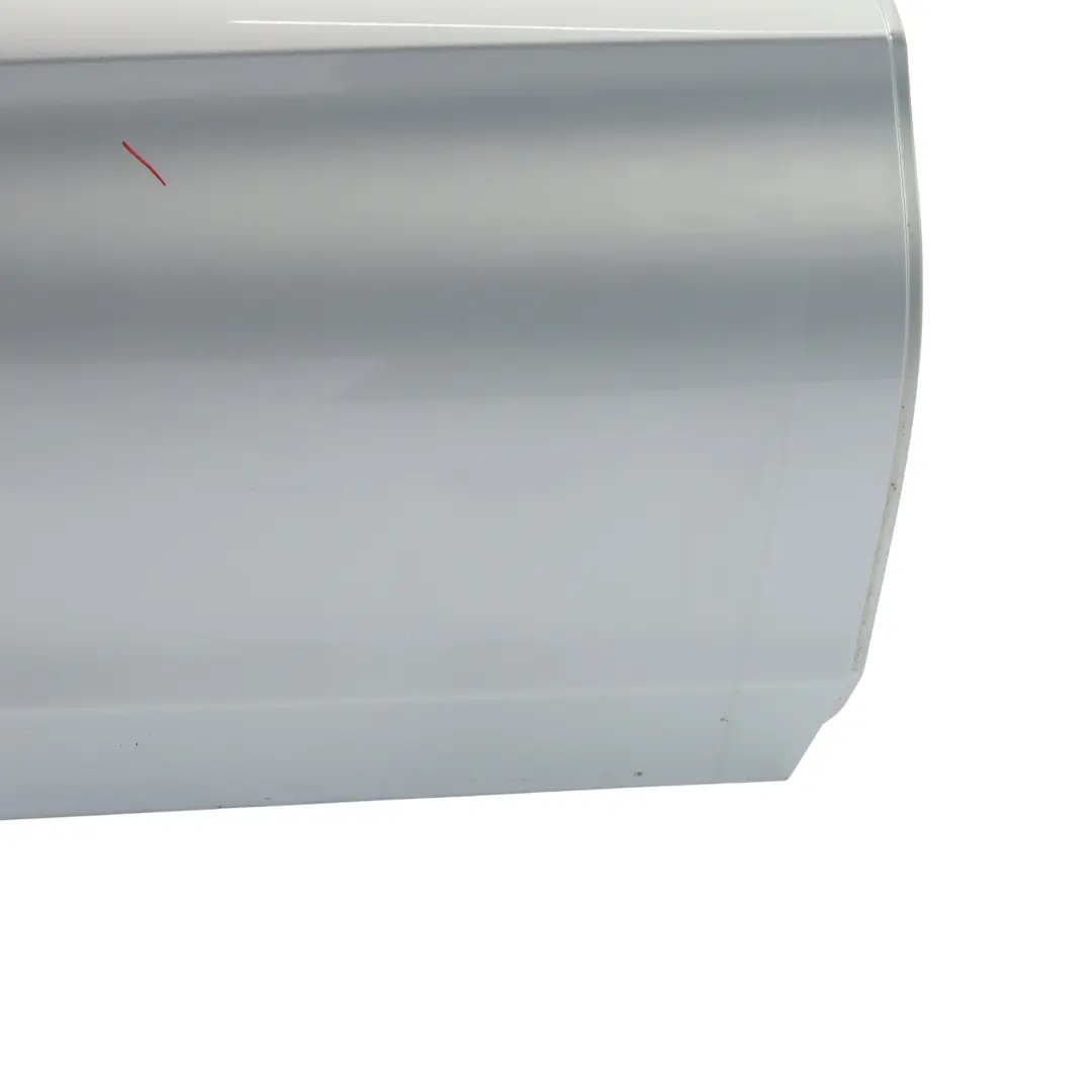 Porta Anteriore Destra Diamond Silver Metallic - 988 per Mercedes W205 con numero di parte A2057200205 Mercedes W205 Porta Anteriore Destra Diamond Silver Metallic - 988 - SKU A2057200205-DSI - Numero di parte A2057200205