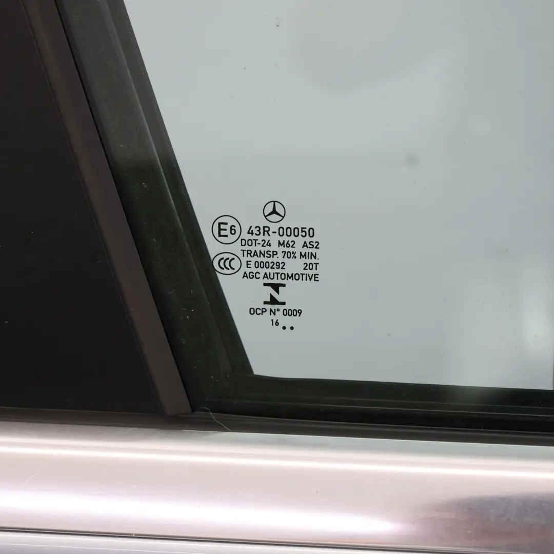 Drzwi Prawe Przednie Diamond Silver Srebrny Metalik - 988 do Mercedes W205 o numerze A2057200205 Mercedes W205 Drzwi Prawe Przednie Diamond Silver Srebrny Metalik - 988 - SKU A2057200205-DSI - Numer Części A2057200205