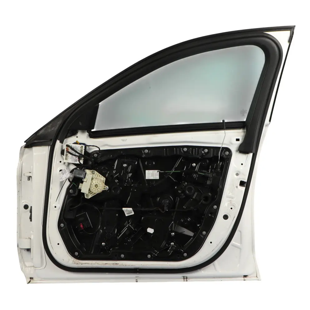 Mercedes W205 Porte Avant Droite Blanc Polaire - 149 - SKU A2057200205-POL - Numéro de pièce A2057200205