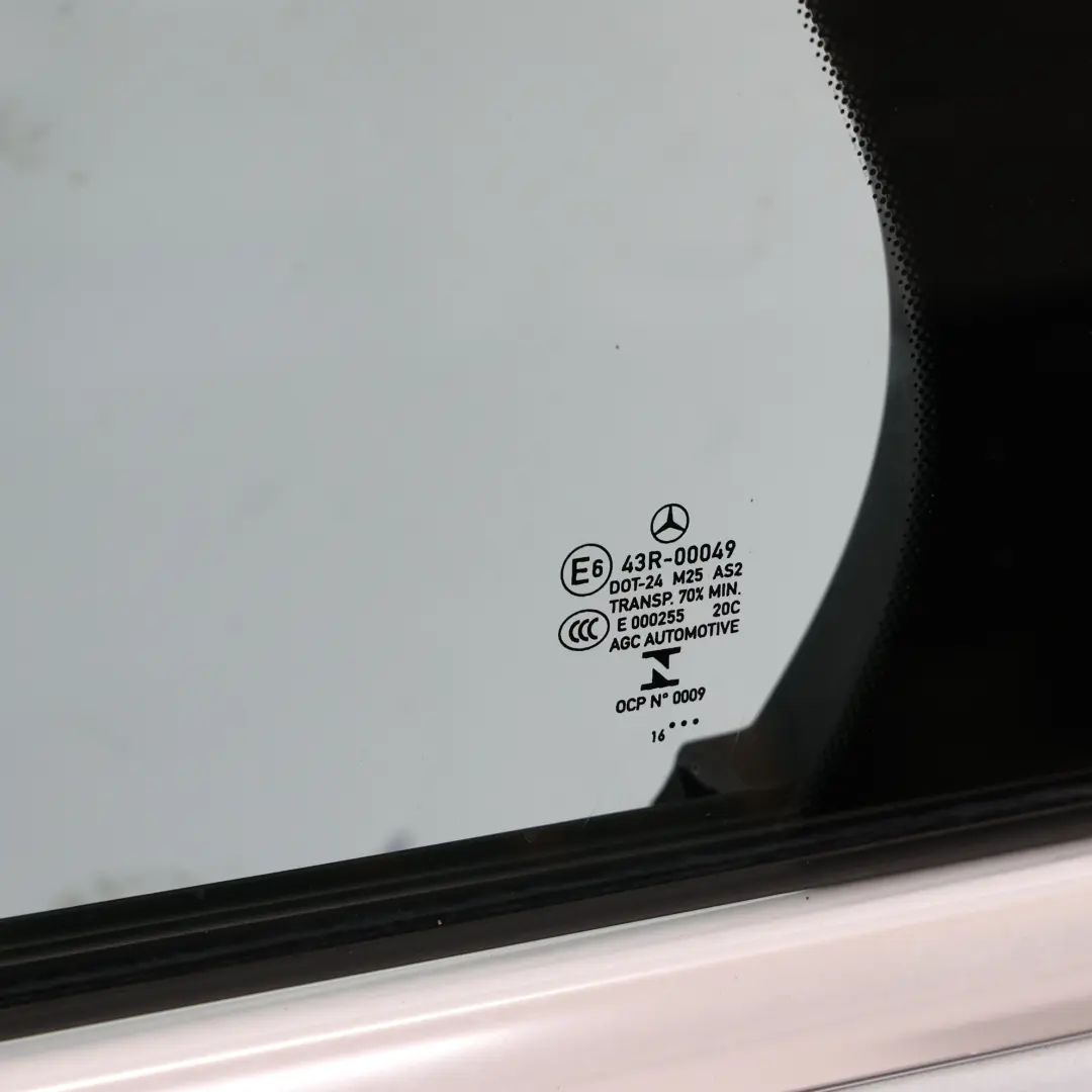 Porta Posteriore Sinistra Diamond Silver Metallic Argento - 988 per Mercedes S205 con numero di parte A2057300305 Mercedes S205 Porta Posteriore Sinistra Diamond Silver Metallic Argento - 988 - SKU A2057300305-DSI - Numero di parte A2057300305