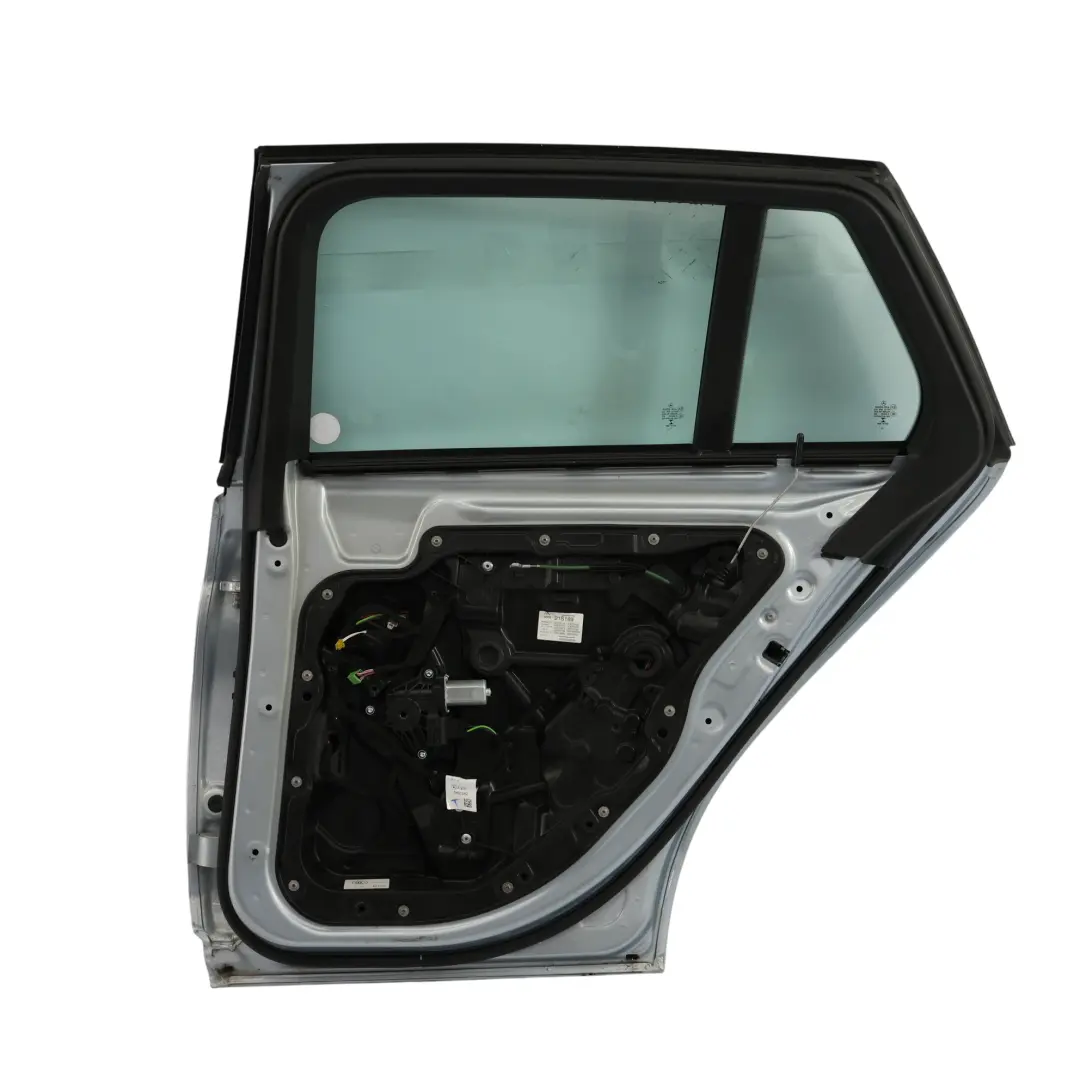 Tür Hinten Rechts Diamond Silver Metallic - 988 für Mercedes S205 Kombi mit Teilenummer A2057300405 Mercedes S205 Kombi Tür Hinten Rechts Diamond Silver Metallic - 988 - SKU A2057300405-DSI1 - Teilenummer A2057300405