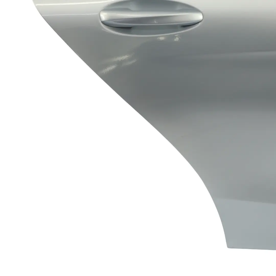 Porta Posteriore Destra Diamond Silver Metallic - 988 per Mercedes S205 con numero di parte A2057300405 Mercedes S205 Porta Posteriore Destra Diamond Silver Metallic - 988 - SKU A2057300405-DSI1 - Numero di parte A2057300405