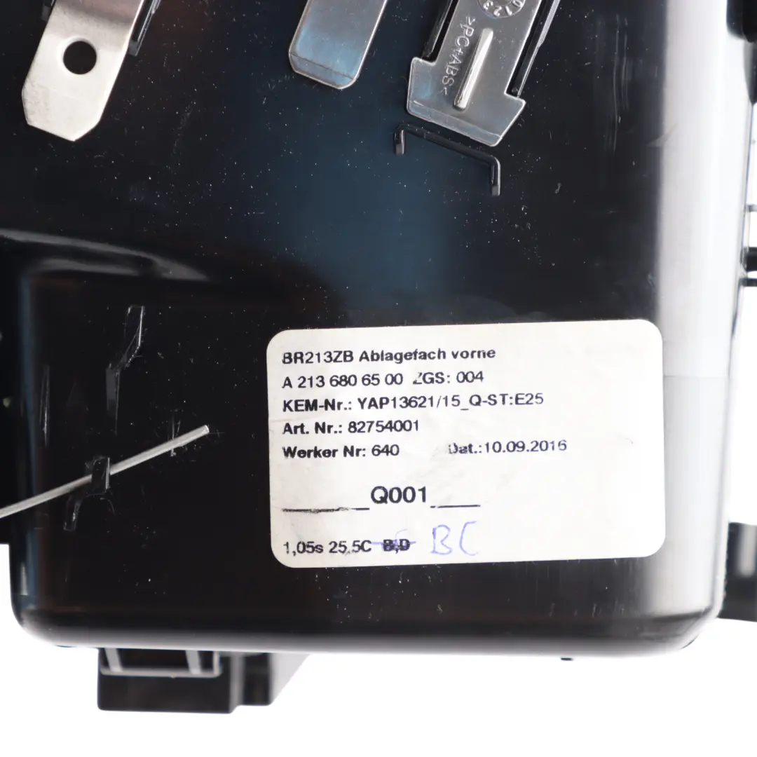 Cenicero Consola Mercedes W213 Compartimento Almacenamiento para con número de pieza A2136806500 Cenicero Consola Mercedes W213 Compartimento Almacenamiento - SKU A2136806500 - Número de pieza A2136806500