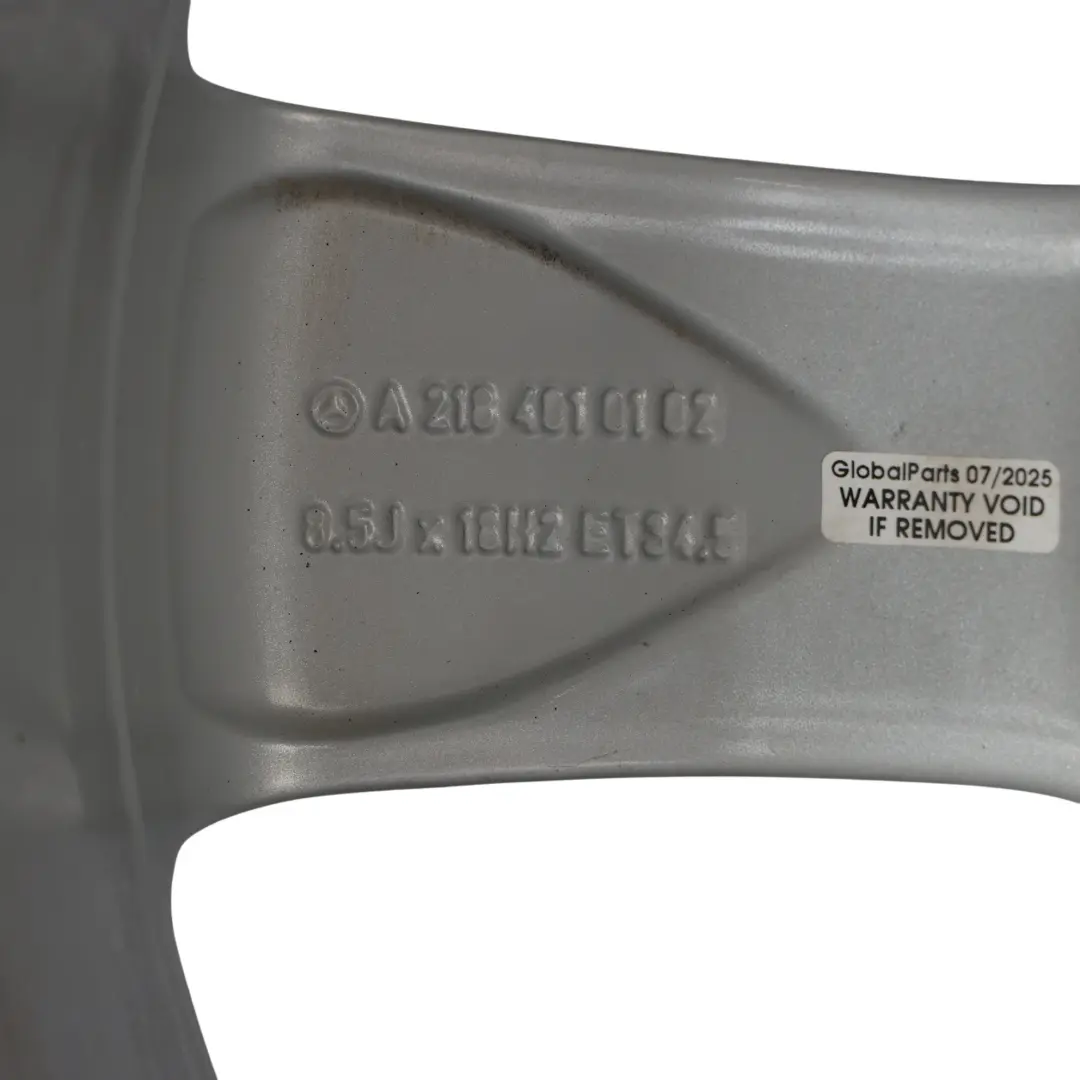 W218 Argento Cerchio in lega 18" 8,5J ET:34 a 5 razze per Mercedes con numero di parte A2184010102 Mercedes W218 Argento Cerchio in lega 18" 8,5J ET:34 a 5 razze - SKU A2184010102-2 - Numero di parte A2184010102