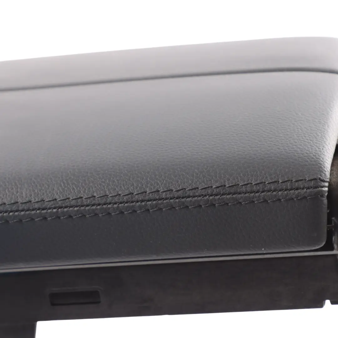 Mercedes C218 Mittelkonsole Armlehne Vorne Schwarz Lederverkleidung - SKU A2186800096-1 - Teilenummer A2186800096