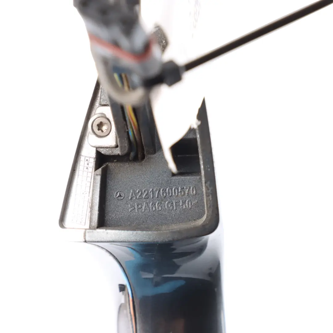 Tirador Exterior Delantero Izquierdo Sin Llave Flint Grey 368 para Mercedes W221 con número de pieza A2217600570 Mercedes W221 Tirador Exterior Delantero Izquierdo Sin Llave Flint Grey 368 - SKU A2217600570-FLG - Número de pieza A2217600570