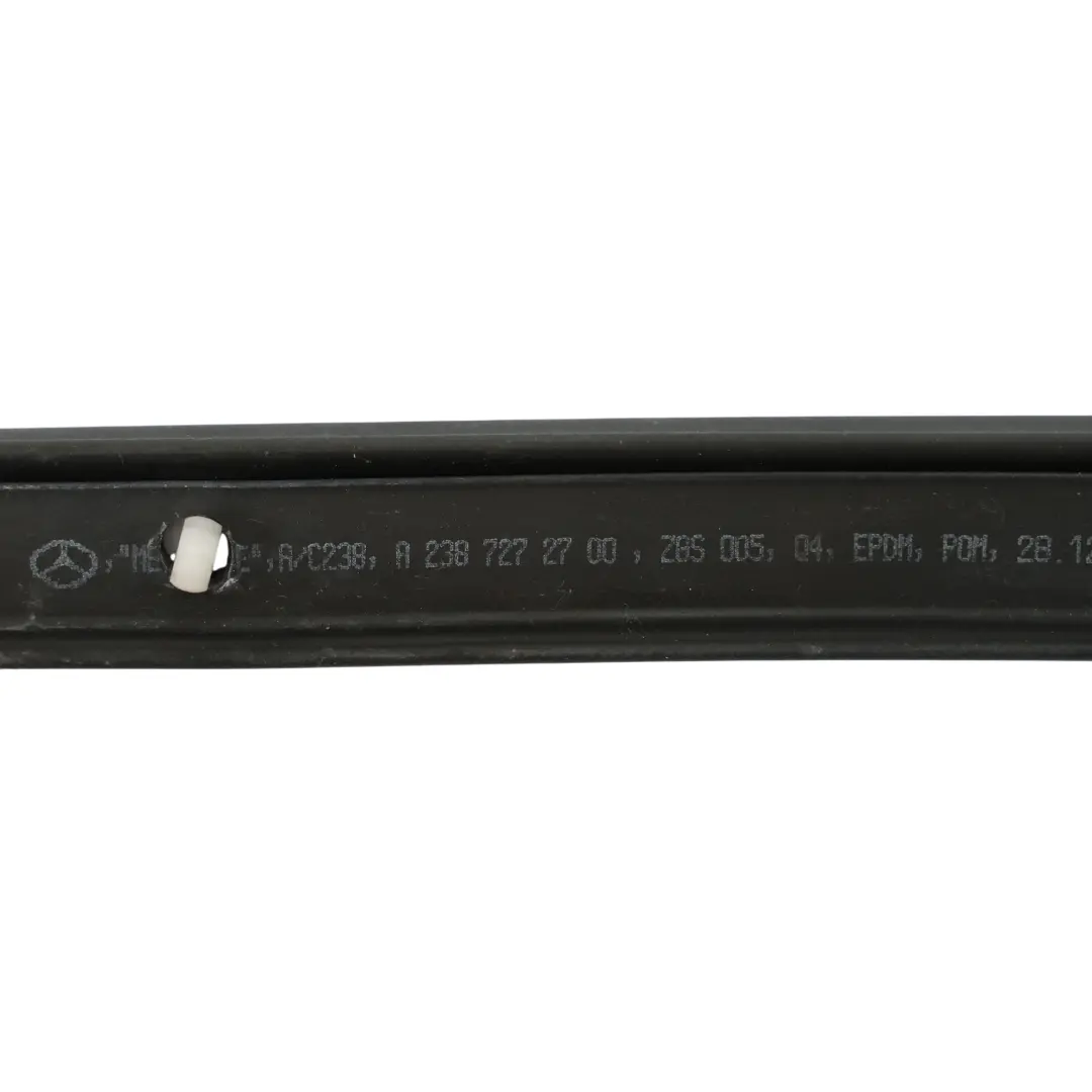 Guarnizione Bordo Portiera Anteriore Sinistra per Mercedes W238 con numero di parte A2387272700 Mercedes W238 Guarnizione Bordo Portiera Anteriore Sinistra - SKU A2387272700 - Numero di parte A2387272700