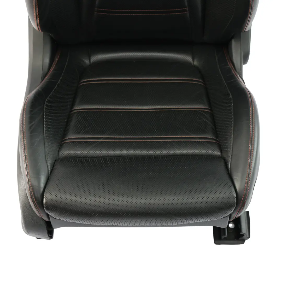 Sedile anteriore sportivo AMG riscaldato destro interno pelle nera per Mercedes W238 con numero di parte A2389100505 Mercedes W238 Sedile anteriore sportivo AMG riscaldato destro interno pelle nera - SKU A2389100505-1 - Numero di parte A2389100505
