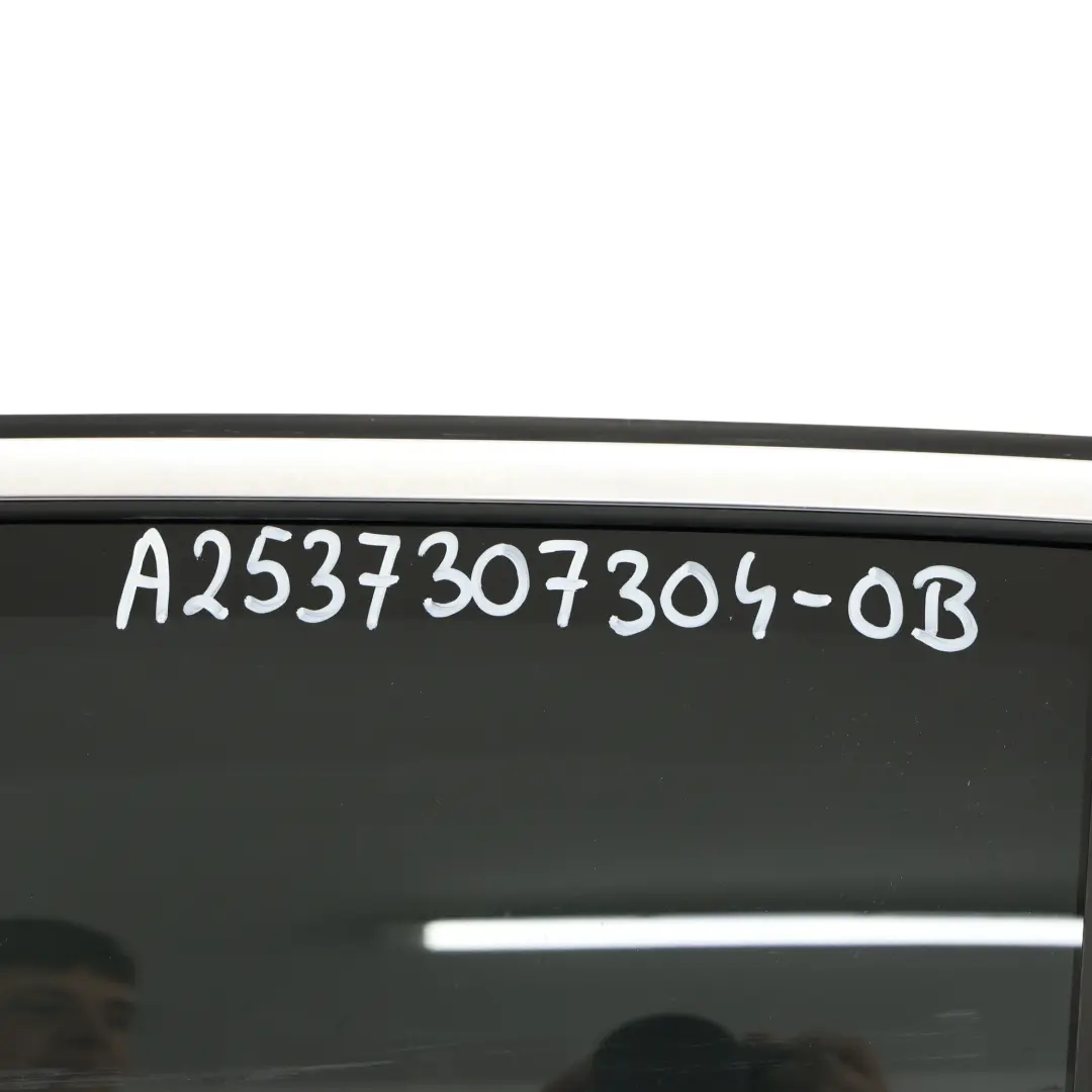 Drzwi Lewe Tylne Obsidian Black Czarny Metallic - 197 do Mercedes X253 o numerze A2537307304 Mercedes X253 Drzwi Lewe Tylne Obsidian Black Czarny Metallic - 197 - SKU A2537307304-OB - Numer Części A2537307304