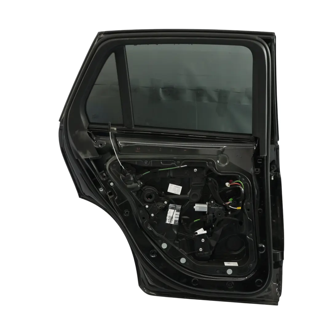 Puerta Trasera Izquierda Obsidian Black Metallic - 197 para Mercedes X253 con número de pieza A2537307304 Mercedes X253 Puerta Trasera Izquierda Obsidian Black Metallic - 197 - SKU A2537307304-OB - Número de pieza A2537307304