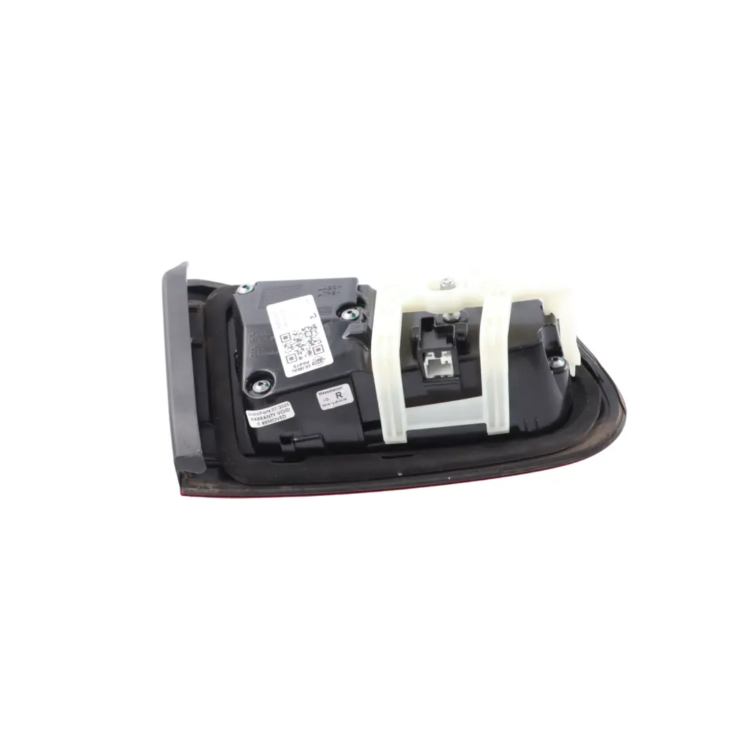 Trunk Boot Tailgate Lamp Light Rear Right O/S to Mercedes GLC X253 with Part number A2539060302 Mercedes GLC X253 Trunk Boot Tailgate Lamp Light Rear Right O/S - SKU A2539060302 - Part number A2539060302
