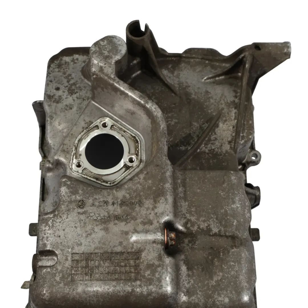 A180 1.6 M270 Benzinmotor Untere Ölwanne A2700140000 für Mercedes W176 mit Teilenummer A2700100113 Mercedes W176 A180 1.6 M270 Benzinmotor Untere Ölwanne A2700140000 - SKU A2700100113 - Teilenummer A2700100113