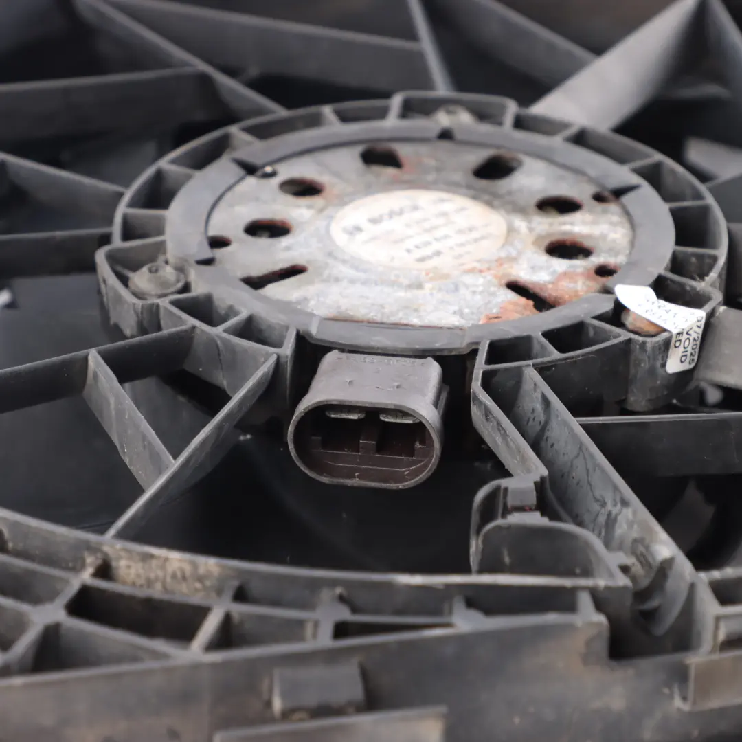 Lüfterhaube Motor Kühlmittel Kühlerlüfter für Mercedes Vito Viano W639 mit Teilenummer A6395001093 Mercedes Vito Viano W639 Lüfterhaube Motor Kühlmittel Kühlerlüfter - SKU A6395001093-1 - Teilenummer A6395001093