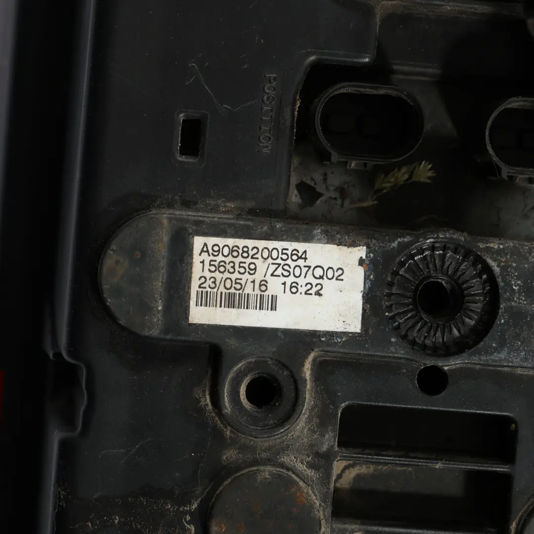 Luz Trasera Derecha para Mercedes Sprinter W906 con número de pieza A9068201764 Mercedes Sprinter W906 Luz Trasera Derecha - SKU A9068201764 - Número de pieza A9068201764