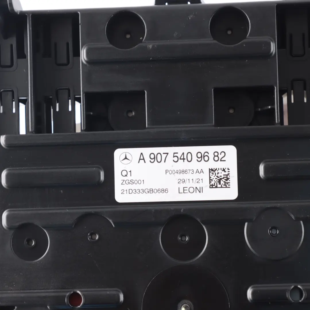 Mercedes Sprinter W907 W910 Boîte Fusibles Boîtier Relais Module - SKU A9075409682 - Numéro de pièce A9075409682