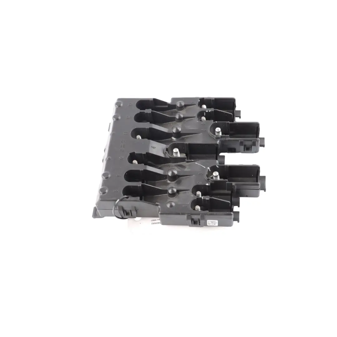W907 W910 Scatola Fusibili Scatola Relè Modulo per Mercedes Sprinter con numero di parte A9075409682 Mercedes Sprinter W907 W910 Scatola Fusibili Scatola Relè Modulo - SKU A9075409682 - Numero di parte A9075409682