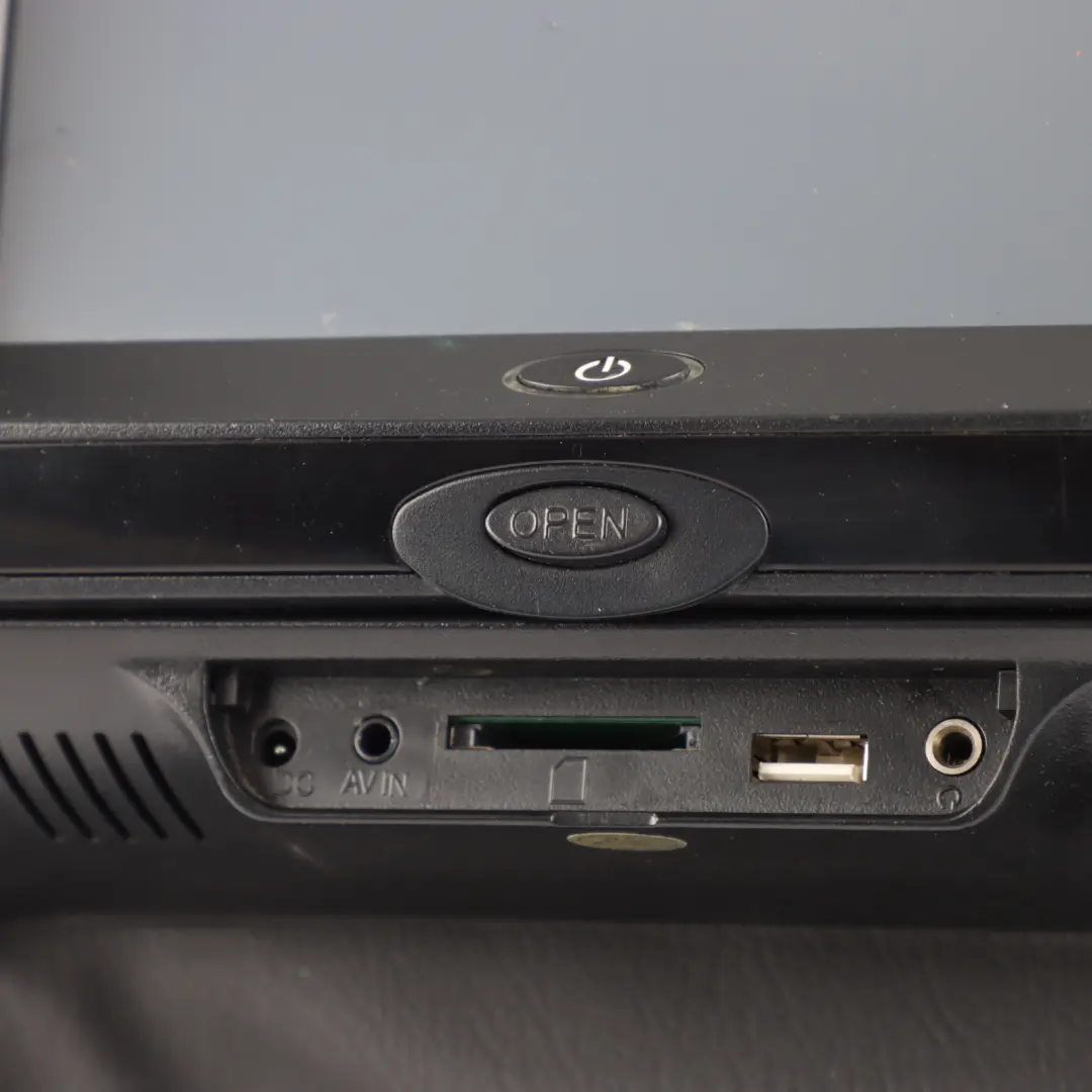 Écrans universels d'appui-tête en cuir 8,5" DVD Interface USB pour BMW à propos du numéro de pièce Does Not Apply BMW Écrans universels d'appui-tête en cuir 8,5" DVD Interface USB - SKU BMW-Universal-Leather-Headrest-Screen - Numéro de pièce Does Not Apply