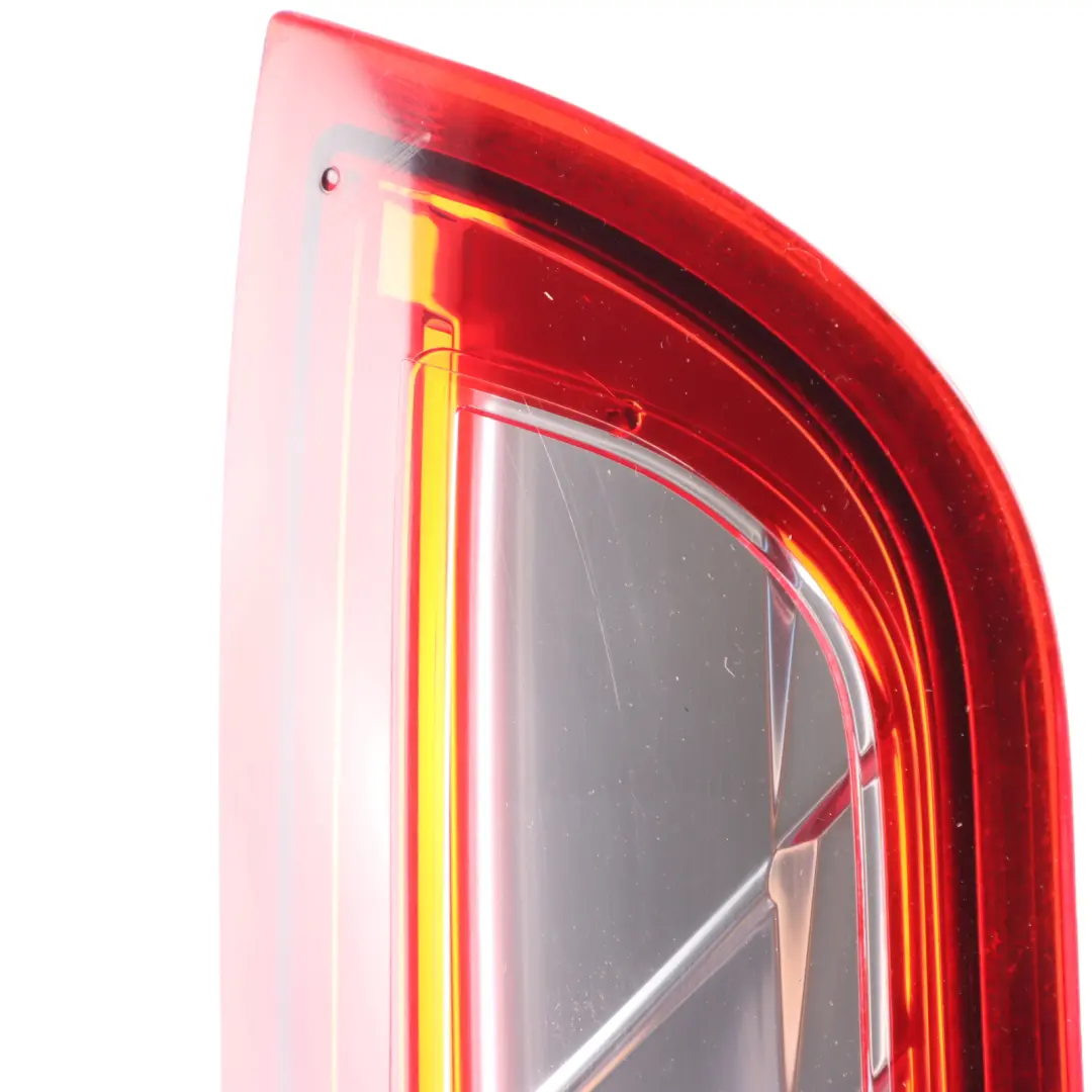Ford Transit Connect Feu Arrière Droit Panneau Latéral - SKU DT1113A602AD - Numéro de pièce DT1113A602AD