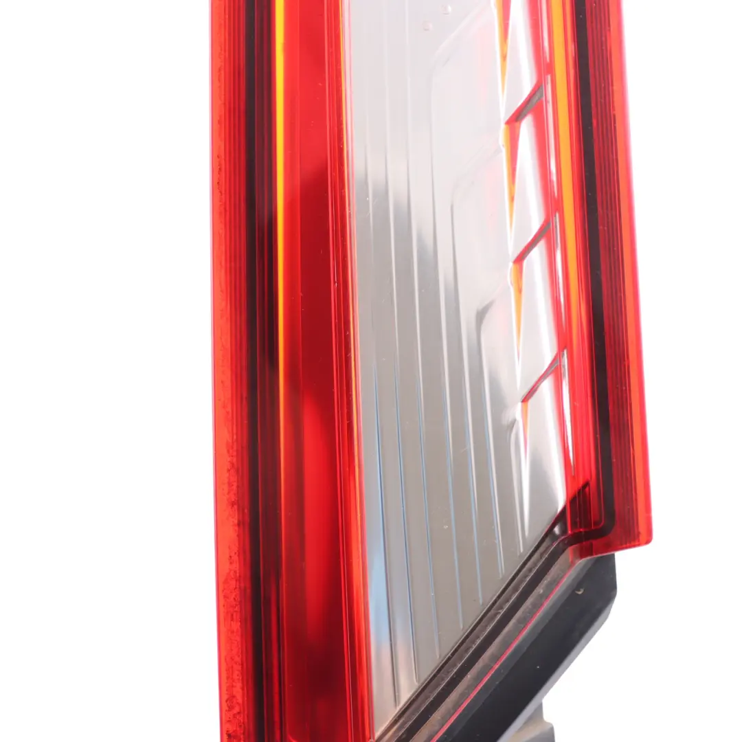 Luz Trasera Trasera Derecha Lámpara Lateral para Ford Transit Connect con número de pieza DT1113A602AD Ford Transit Connect Luz Trasera Trasera Derecha Lámpara Lateral - SKU DT1113A602AD - Número de pieza DT1113A602AD