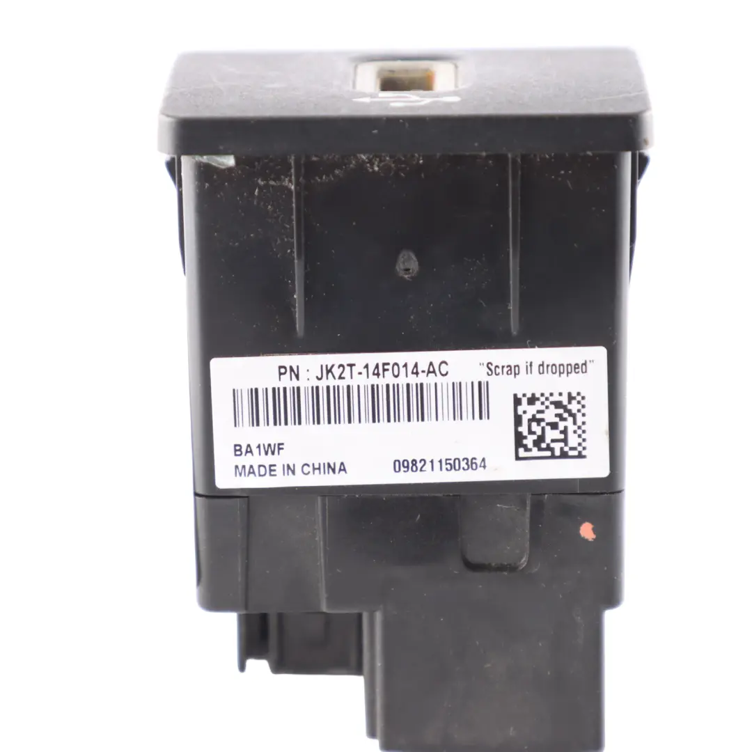 Mk8 Presa USB Spina Port JK2T-14F014-AC per Ford Transit con numero di parte JK2T14F014AC Ford Transit Mk8 Presa USB Spina Port JK2T-14F014-AC - SKU JK2T14F014AC - Numero di parte JK2T14F014AC