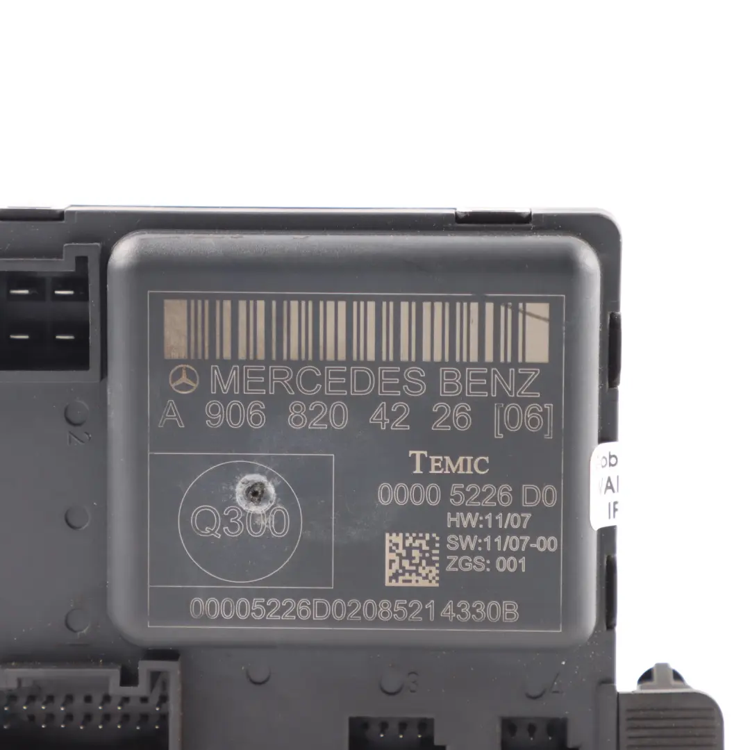 Door Module Front Right O/S Control Unit ECU to Mercedes W906 with Part number A9068204226 Mercedes W906 Door Module Front Right O/S Control Unit ECU - SKU RHD-A9068204226 - Part number A9068204226