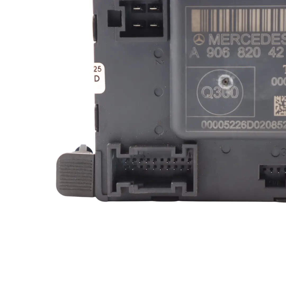 Door Module Front Right O/S Control Unit ECU to Mercedes W906 with Part number A9068204226 Mercedes W906 Door Module Front Right O/S Control Unit ECU - SKU RHD-A9068204226 - Part number A9068204226