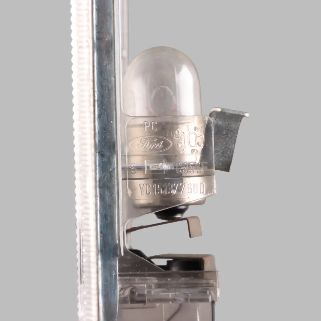 Innenraum Dach Mitte Leselampe Höflichkeitsleuchte YC15-13776-BD für Ford Transit 7 mit Teilenummer YC1513776BD Ford Transit 7 Innenraum Dach Mitte Leselampe Höflichkeitsleuchte YC15-13776-BD - SKU YC1513776BD - Teilenummer YC1513776BD