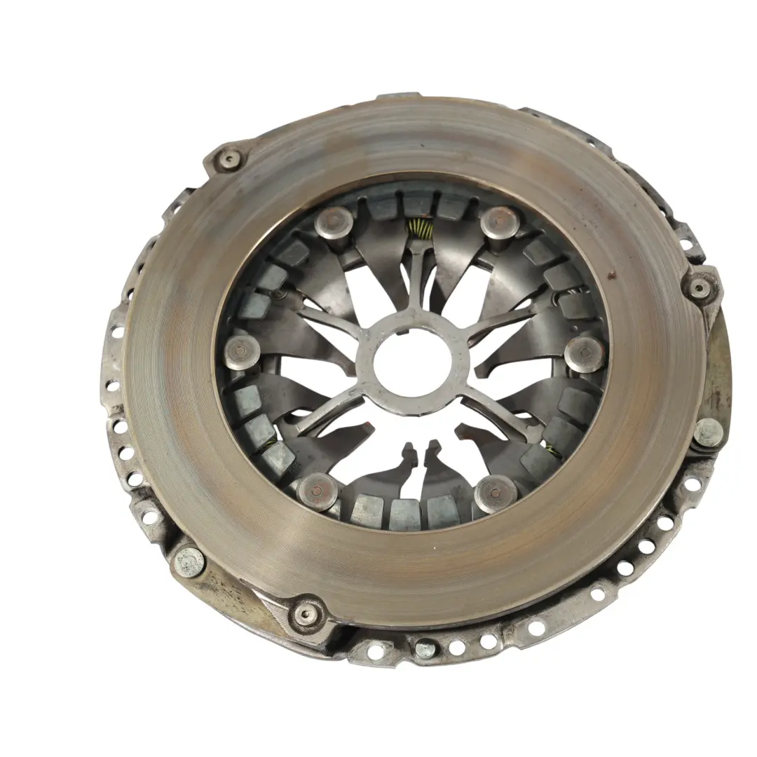 Volano Frizione Piatto Pressione Set Frizione 1.9 TDI per Audi A3 8P con numero di parte 03L105266E Audi A3 8P Volano Frizione Piatto Pressione Set Frizione 1.9 TDI - SKU 03L105266E - Numero di parte 03L105266E