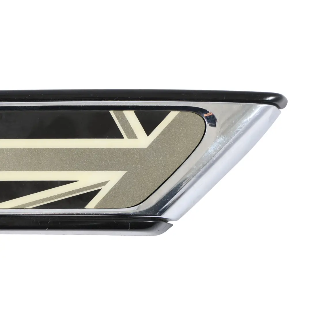 Blinker Träger Trim Links Seite für Mini R55 R56 LCI mit Teilenummer 432572 Mini R55 R56 LCI Blinker Träger Trim Links Seite - SKU 0414455 - Teilenummer 432572