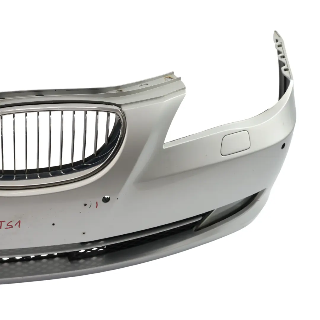 Zderzak Przedni Titansilber Srebrny Metalik - 354 do BMW E60 LCI o numerze 0420276 BMW E60 LCI Zderzak Przedni Titansilber Srebrny Metalik - 354 - SKU 0420276-TS1 - Numer Części 0420276