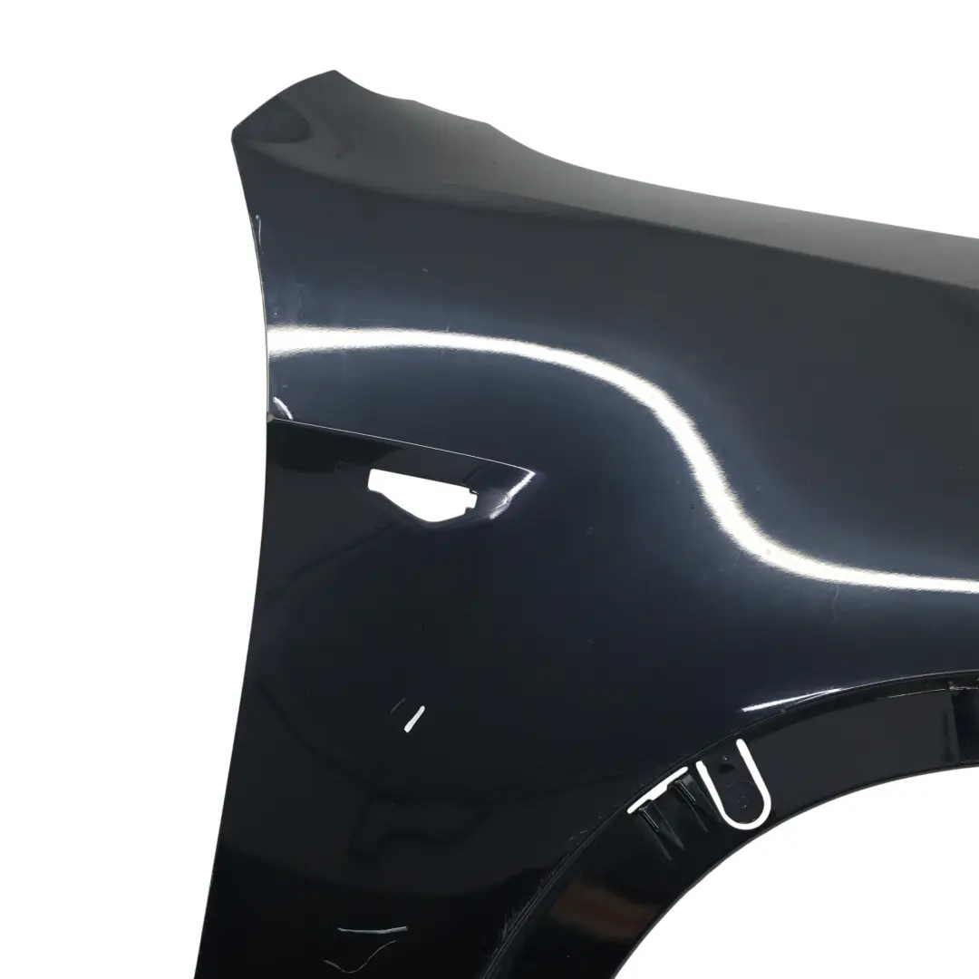 Błotnik Prawy Przedni Boczny Carbonschwarz Czarny Metalik - 416 do BMW X5 E70 o numerze 0430322 BMW X5 E70 Błotnik Prawy Przedni Boczny Carbonschwarz Czarny Metalik - 416 - SKU 0430322-CAR4 - Numer Części 0430322