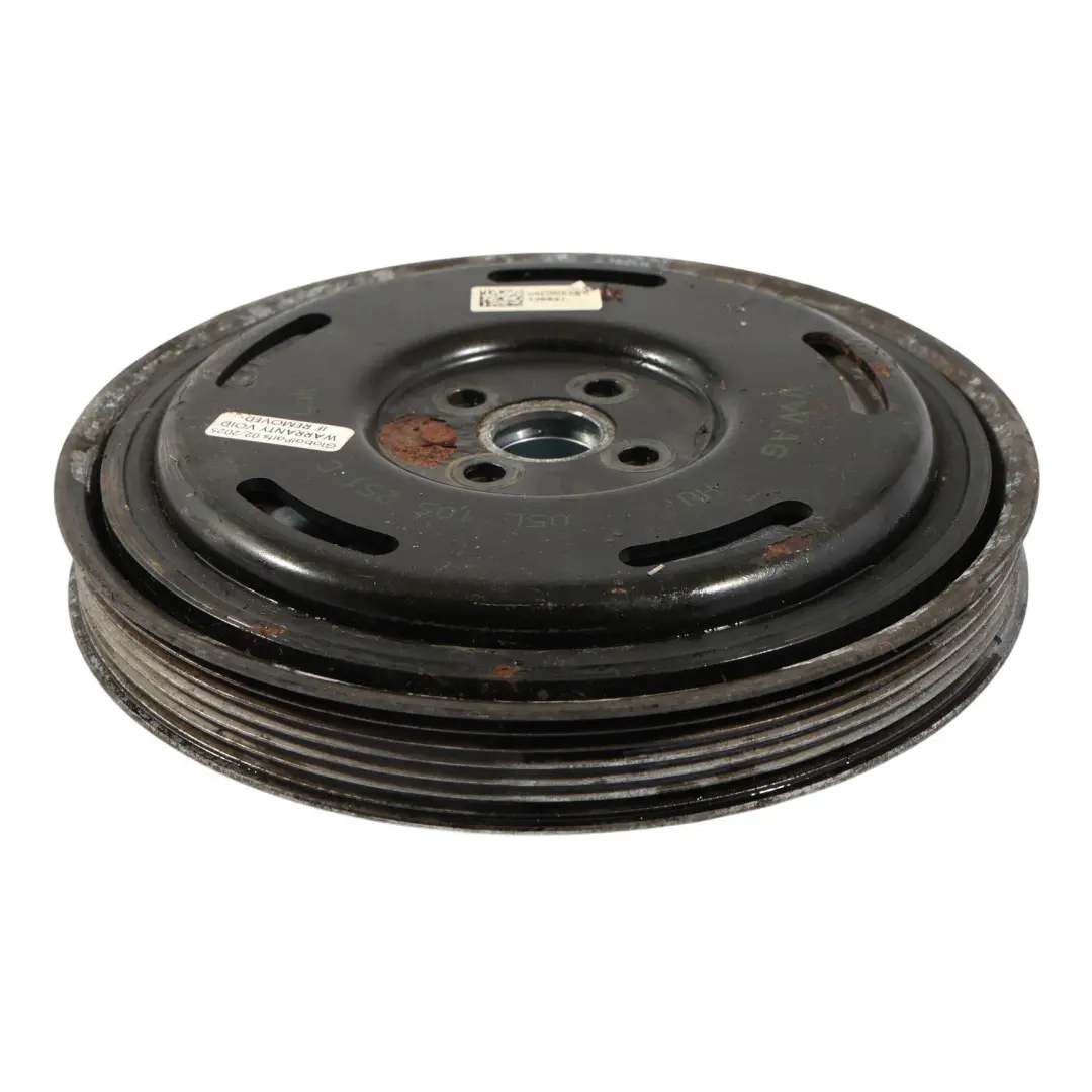 Puleggia Cinghia Distribuzione Albero Gomiti 2.0 TDI per Audi A6 C8 A4 B9 con numero di parte 05L105251C Audi A6 C8 A4 B9 Puleggia Cinghia Distribuzione Albero Gomiti 2.0 TDI - SKU 05L105251C - Numero di parte 05L105251C