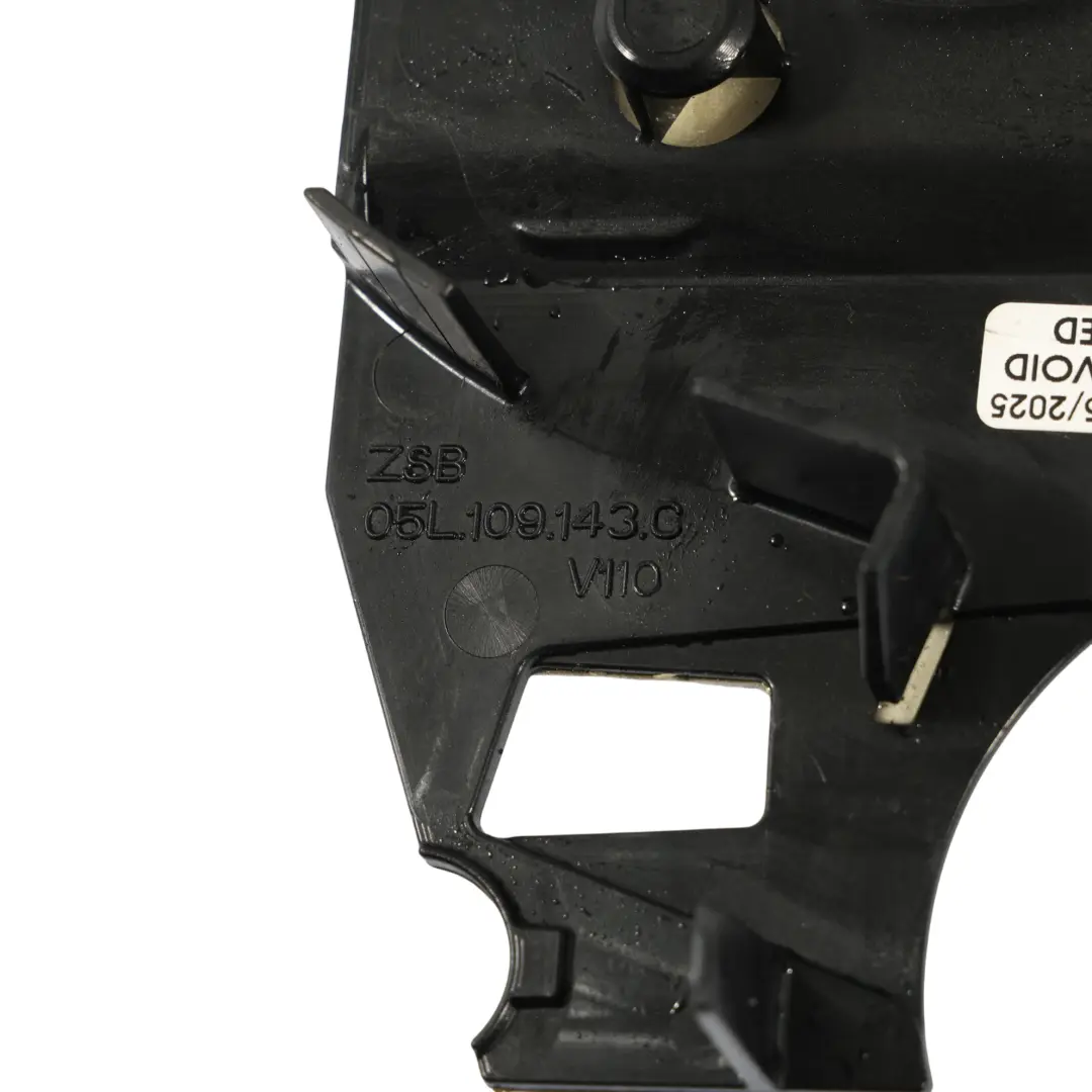 Zahnriemenschutz Deckel 2.0 TDI DTNB Motor für Audi A4 B9 A5 F5 mit Teilenummer 05L109143C Audi A4 B9 A5 F5 Zahnriemenschutz Deckel 2.0 TDI DTNB Motor - SKU 05L109143C - Teilenummer 05L109143C