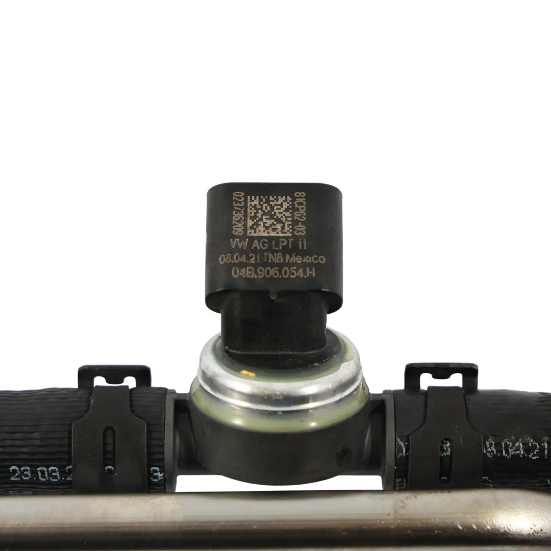 Pipes Hoses 2.0 TDI Diesel Engine to Audi A4 B9 A6 C8 A7 C8 Fuel with Part number 05L201360J Audi A4 B9 A6 C8 A7 C8 Fuel Pipes Hoses 2.0 TDI Diesel Engine - SKU 05L201360J - Part number 05L201360J