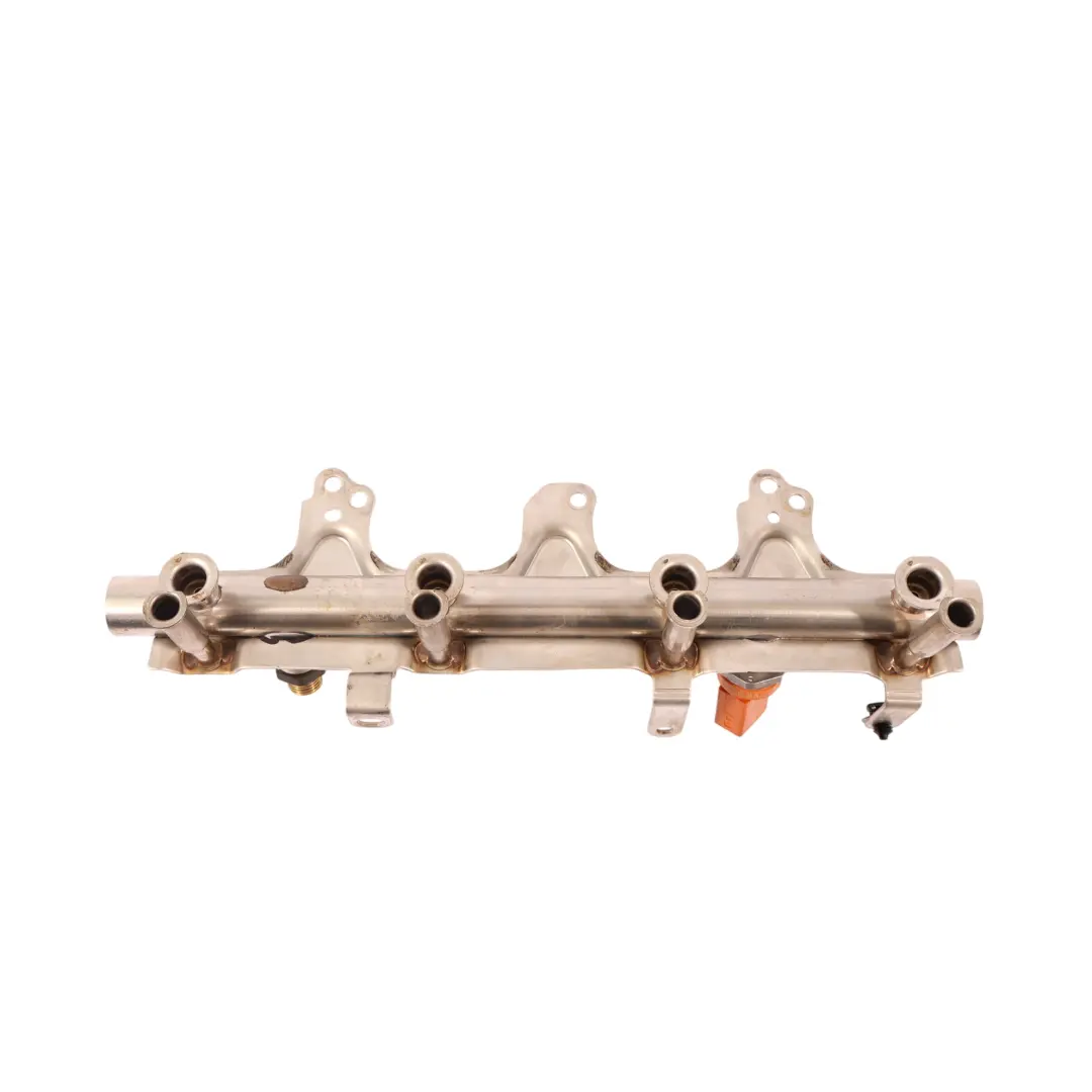 Benzin Kraftstoff System Einspritz Schiene für Audi A4 B8 2.0 TFSI mit Teilenummer 06J133317AB Audi A4 B8 2.0 TFSI Benzin Kraftstoff System Einspritz Schiene - SKU 06J133317AB - Teilenummer 06J133317AB