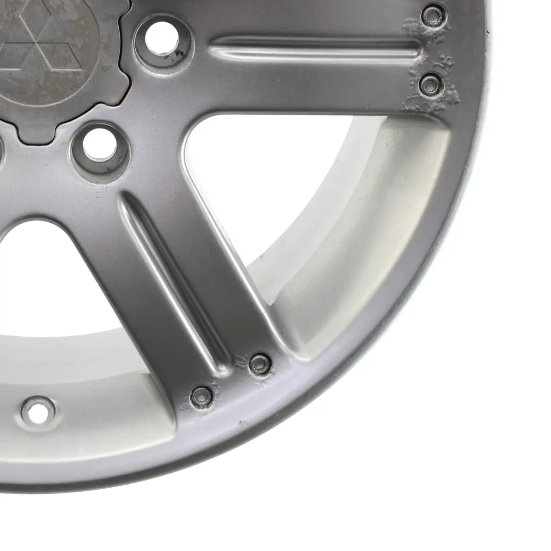 Llanta de aleación plateada 18" ET:46 8.5J para Mitsubishi Shogun Pajero con número de pieza 16388546Z2 Mitsubishi Shogun Pajero Llanta de aleación plateada 18" ET:46 8.5J - SKU 16388546Z2-2 - Número de pieza 16388546Z2