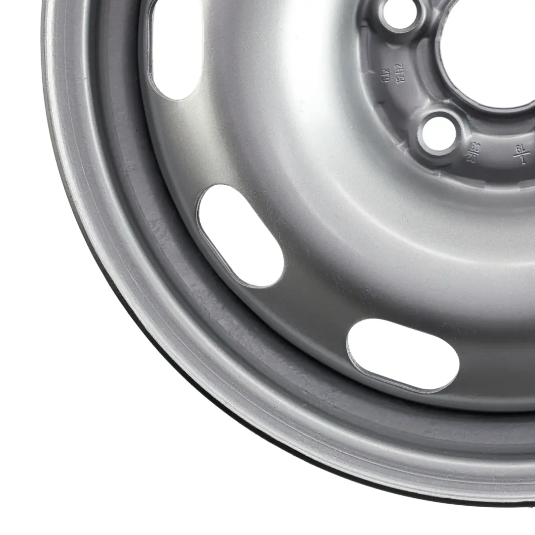 Mk4 IV Llanta De Acero Plateada 15'' 6J ET:38 para VW Volkswagen Golf con número de pieza 1J0601027Q VW Volkswagen Golf Mk4 IV Llanta De Acero Plateada 15'' 6J ET:38 - SKU 1J0601027Q - Número de pieza 1J0601027Q