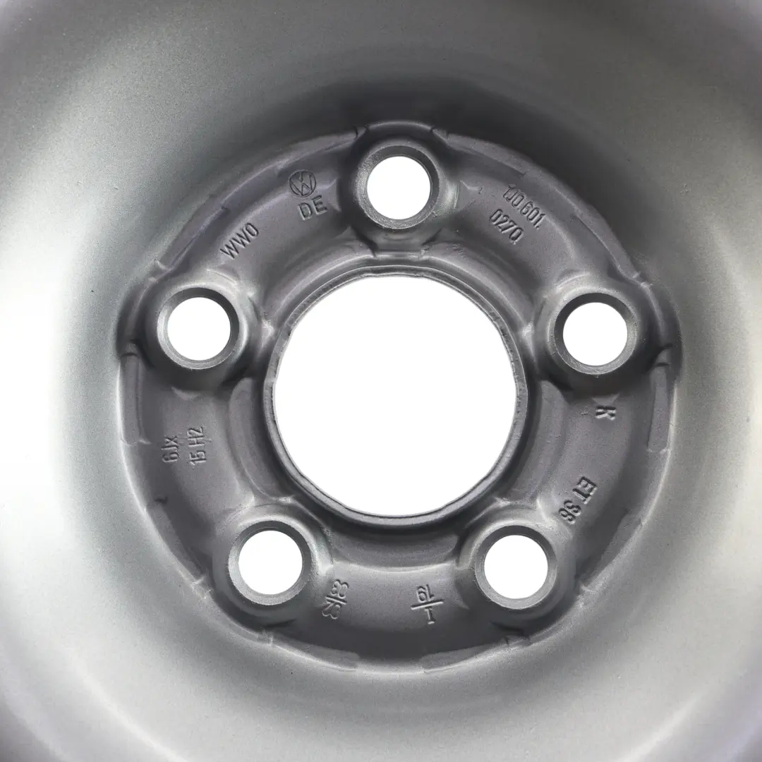 Mk4 IV Llanta De Acero Plateada 15'' 6J ET:38 para VW Volkswagen Golf con número de pieza 1J0601027Q VW Volkswagen Golf Mk4 IV Llanta De Acero Plateada 15'' 6J ET:38 - SKU 1J0601027Q - Número de pieza 1J0601027Q