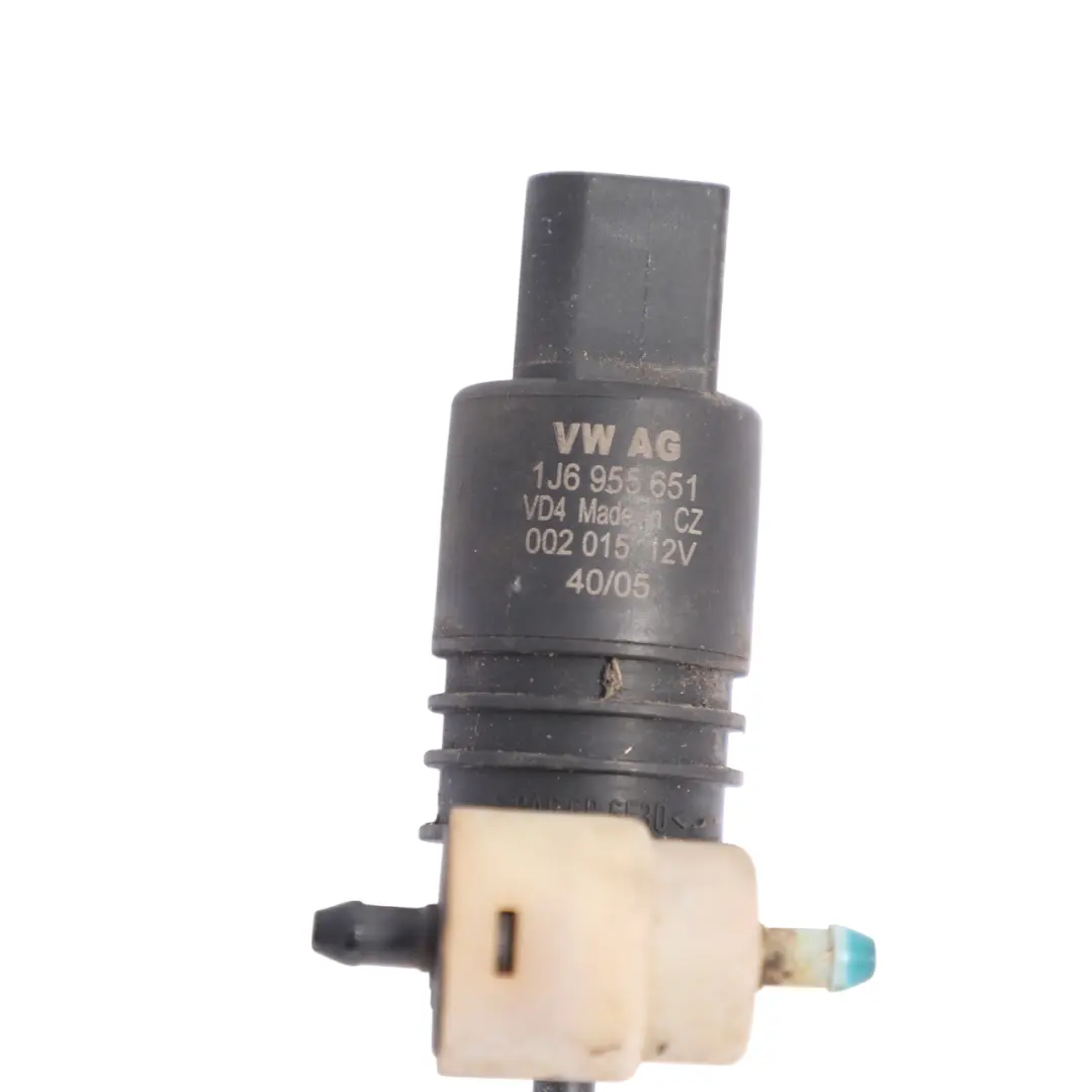 7L Pompa Spryskiwacza Przedniej Szyby do Audi A3 8P A4 B6 VW Touareg o numerze 1J6955651 Audi A3 8P A4 B6 VW Touareg 7L Pompa Spryskiwacza Przedniej Szyby - SKU 1J6955651 - Numer Części 1J6955651