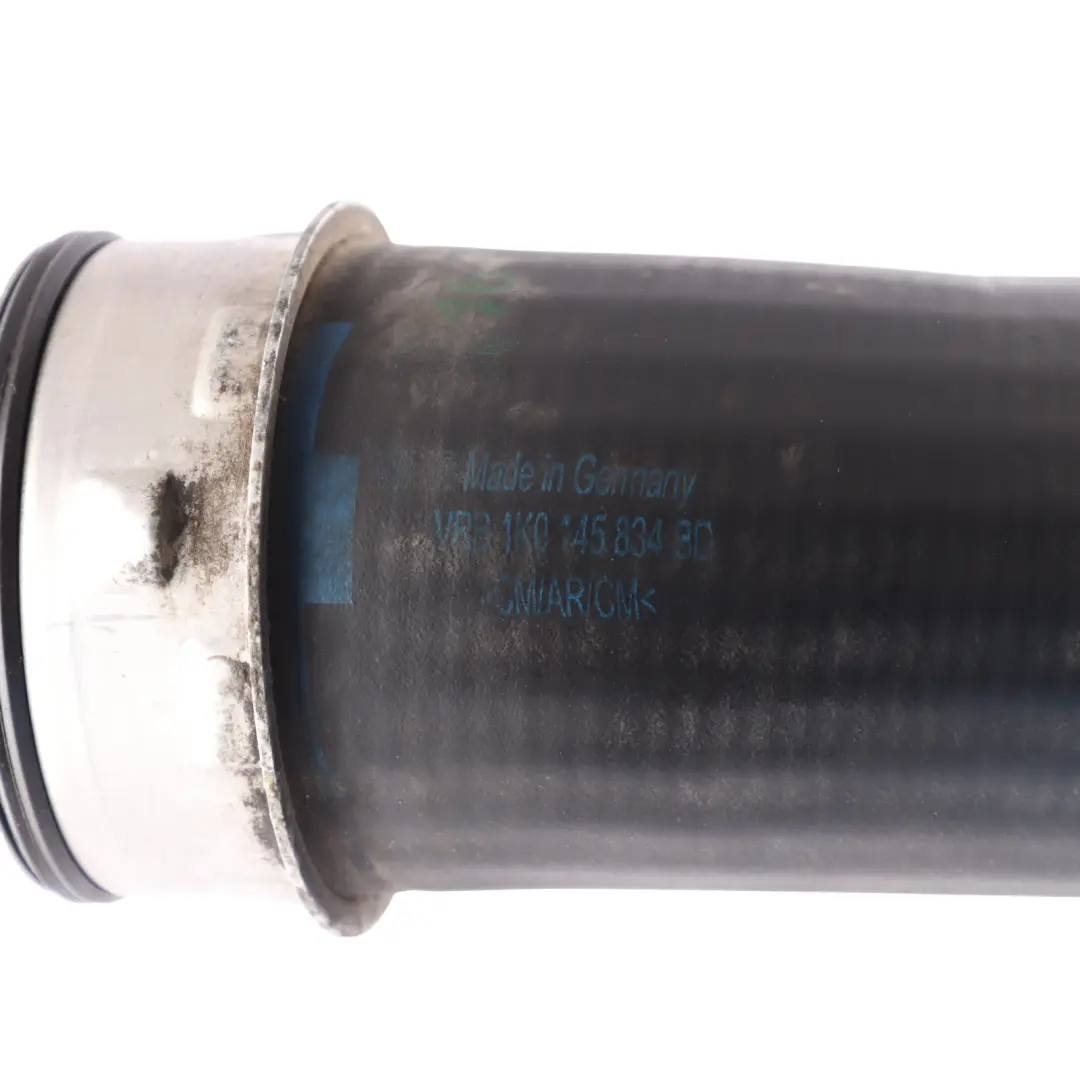 Mk3 Turbo Intercooler Tubo Flessibile Aria 1.4 TSI per VW Scirocco con numero di parte 1K0145834BD VW Scirocco Mk3 Turbo Intercooler Tubo Flessibile Aria 1.4 TSI - SKU 1K0145834BD - Numero di parte 1K0145834BD