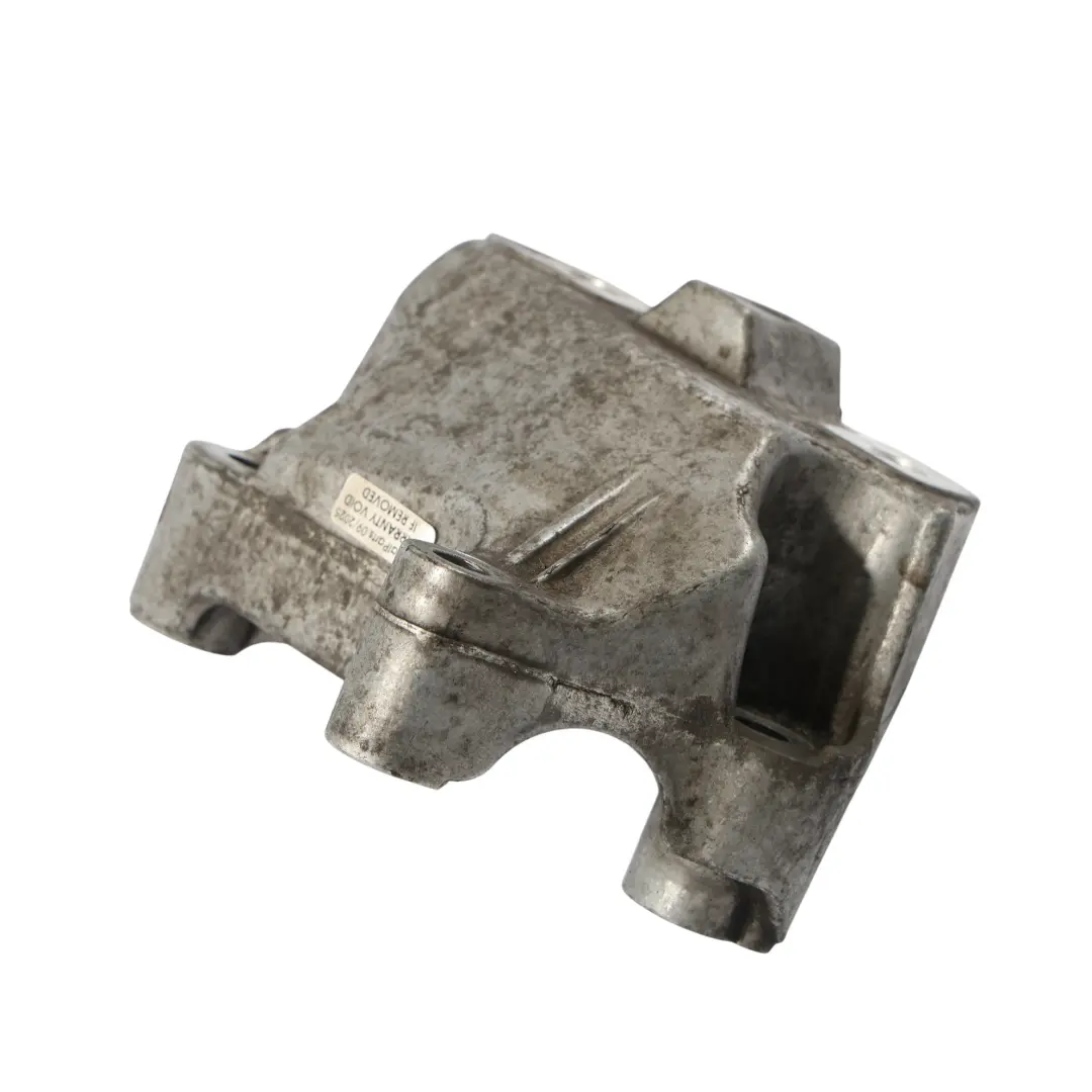 Wspornik Mocowanie Łapa Skrzyni 1.4 TSI CAXA do VW Scirocco 3 o numerze 1K0199117AH VW Scirocco 3 Wspornik Mocowanie Łapa Skrzyni 1.4 TSI CAXA - SKU 1K0199117AH - Numer Części 1K0199117AH