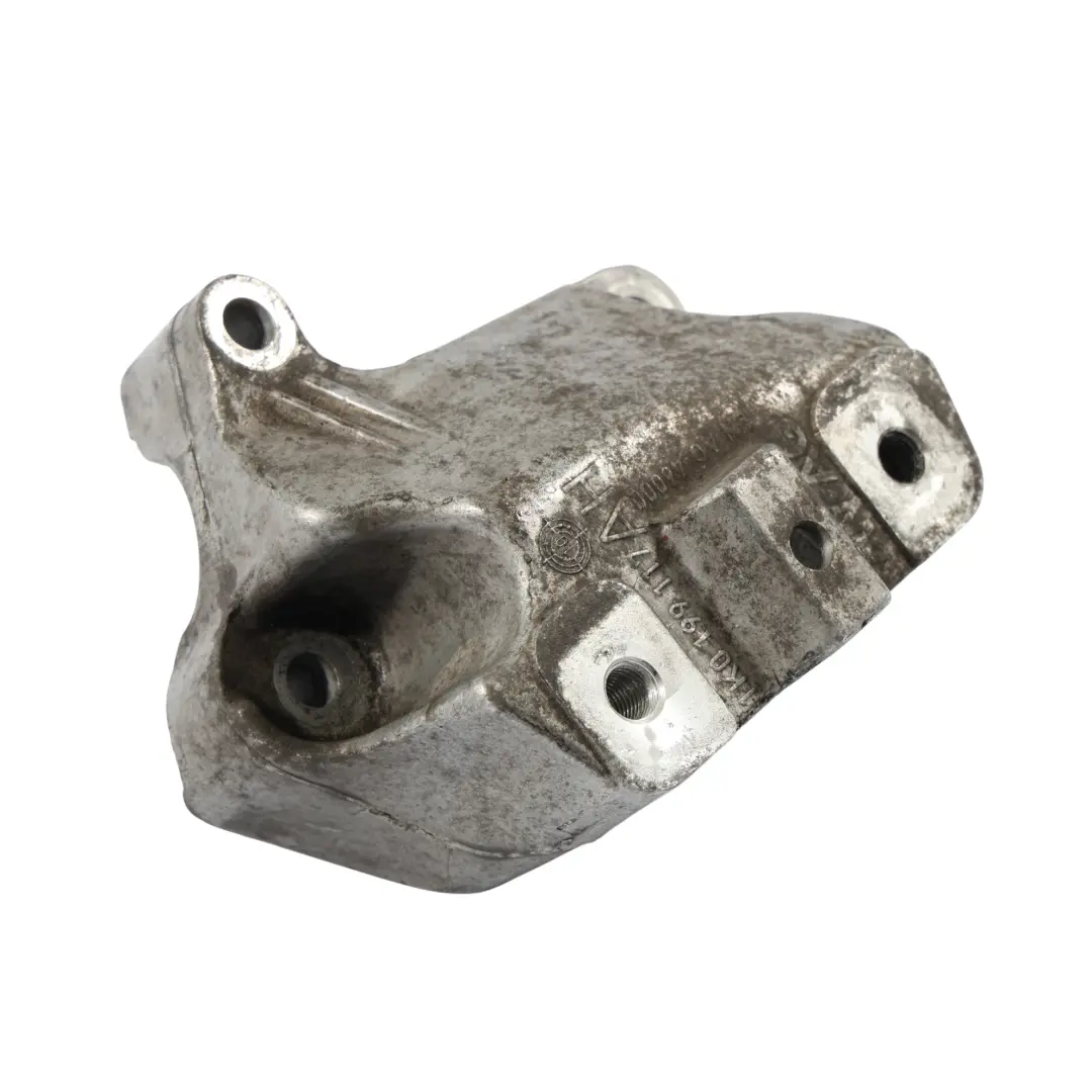 Wspornik Mocowanie Łapa Skrzyni 1.4 TSI CAXA do VW Scirocco 3 o numerze 1K0199117AH VW Scirocco 3 Wspornik Mocowanie Łapa Skrzyni 1.4 TSI CAXA - SKU 1K0199117AH - Numer Części 1K0199117AH