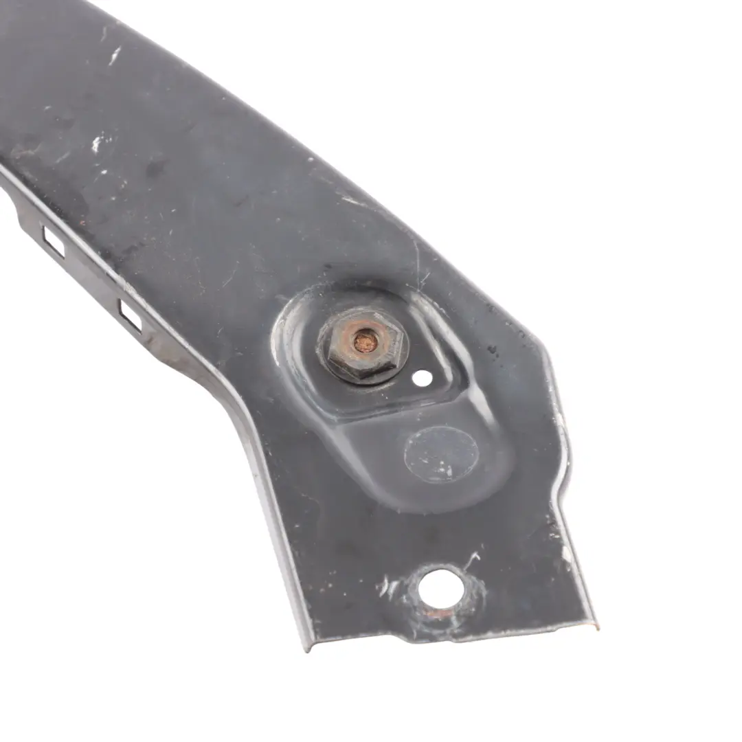 VW Scirocco Mk3 Uchwyt Lampy Pasa Przedniego Prawy Przód 1K8805931 - SKU 1K8805932 - Numer Części 1K8805932