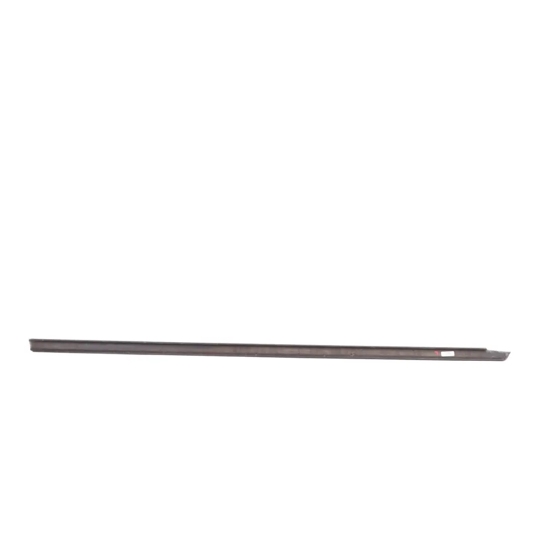 VW Volkswagen Scirocco III Listwa Zgarniająca Szyby Drzwi Lewa - SKU 1K8837477B - Numer Części 1K8837477B
