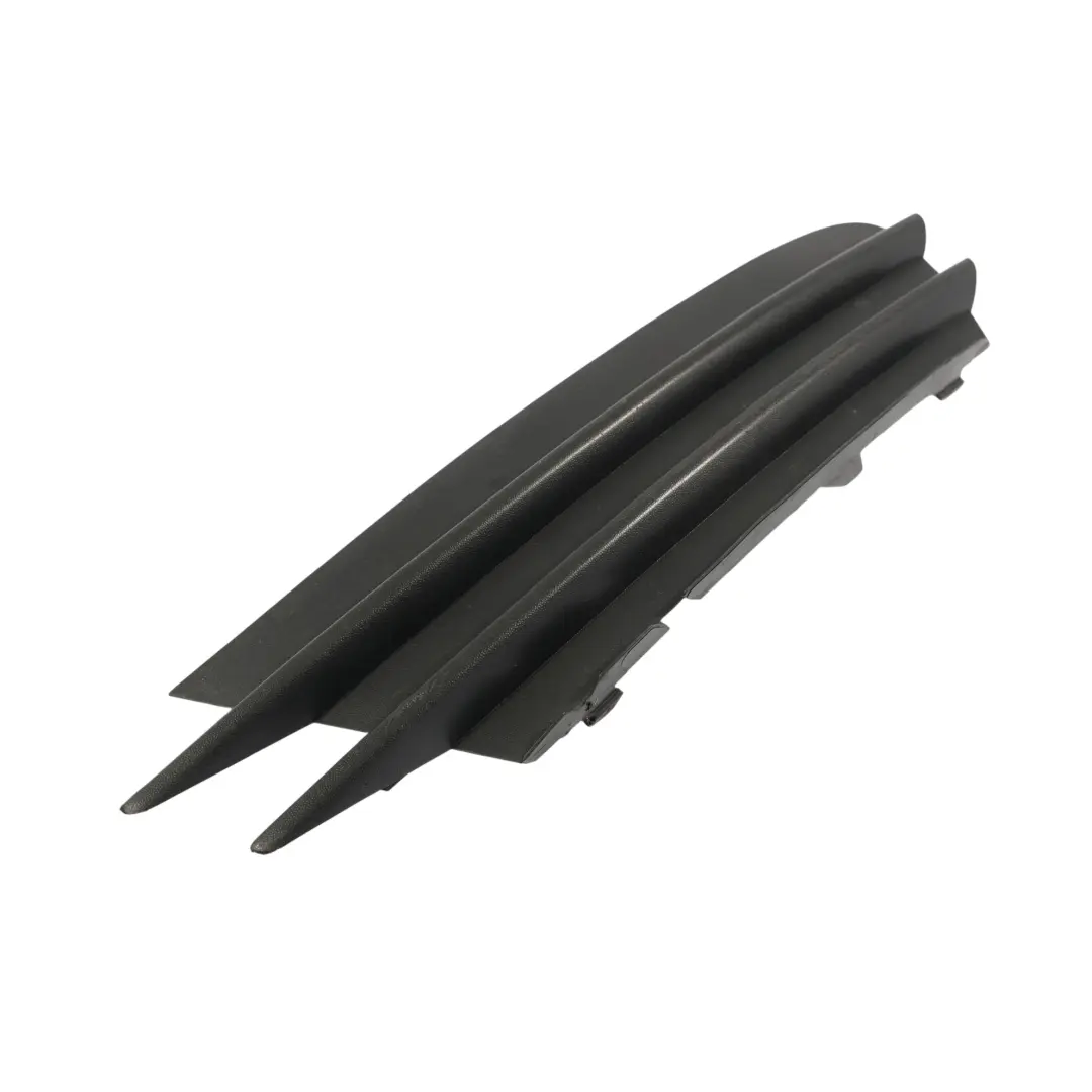 Kratka Zderzaka Przedniego Prawa do Volkswagen VW Scirocco 3 o numerze 1K8853666B Volkswagen VW Scirocco 3 Kratka Zderzaka Przedniego Prawa - SKU 1K8853666B - Numer Części 1K8853666B