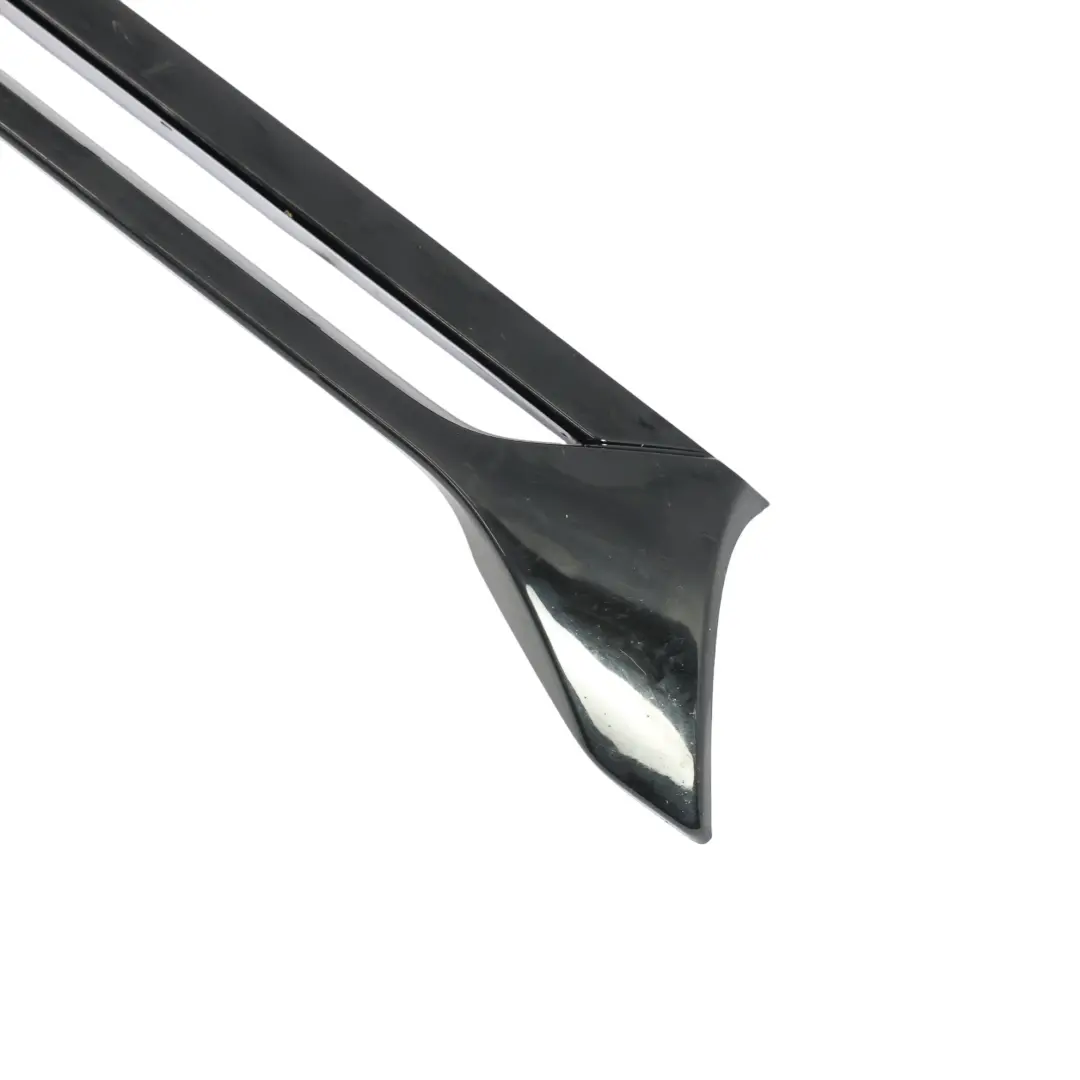 Paragolpes Delantero Central Rejilla Panel para Volkswagen VW Scirocco 3 con número de pieza 1K8853761A Volkswagen VW Scirocco 3 Paragolpes Delantero Central Rejilla Panel - SKU 1K8853761A - Número de pieza 1K8853761A