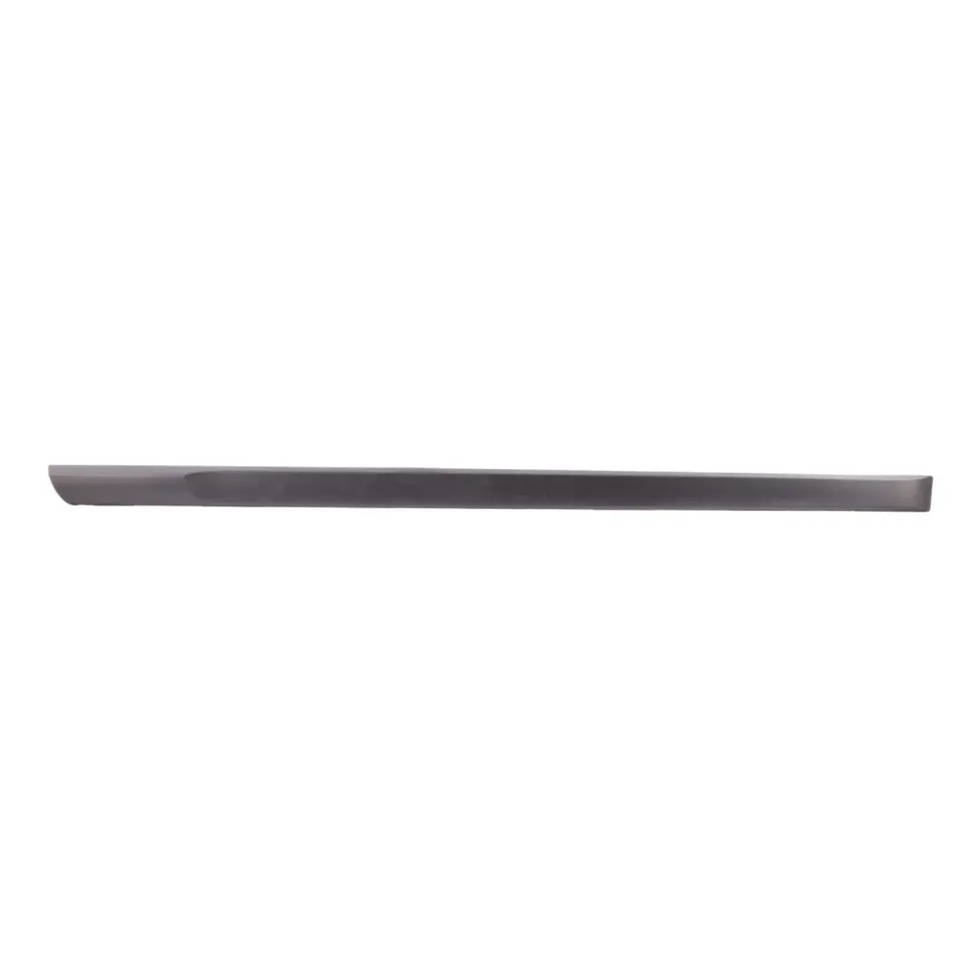 Rivestimento Inferiore Striscia Anteriore Destra Nero per Volkswagen Scirocco III con numero di parte 1K8854940 Volkswagen Scirocco III Rivestimento Inferiore Striscia Anteriore Destra Nero - SKU 1K8854940 - Numero di parte 1K8854940