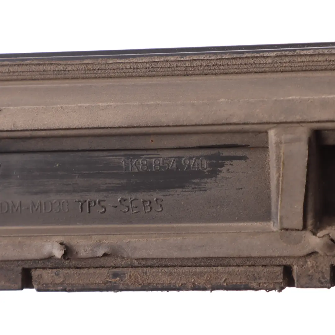 Volkswagen Scirocco III Embellecedor Delantera Tapa Tira Inferior Derecha Negro - SKU 1K8854940 - Número de pieza 1K8854940