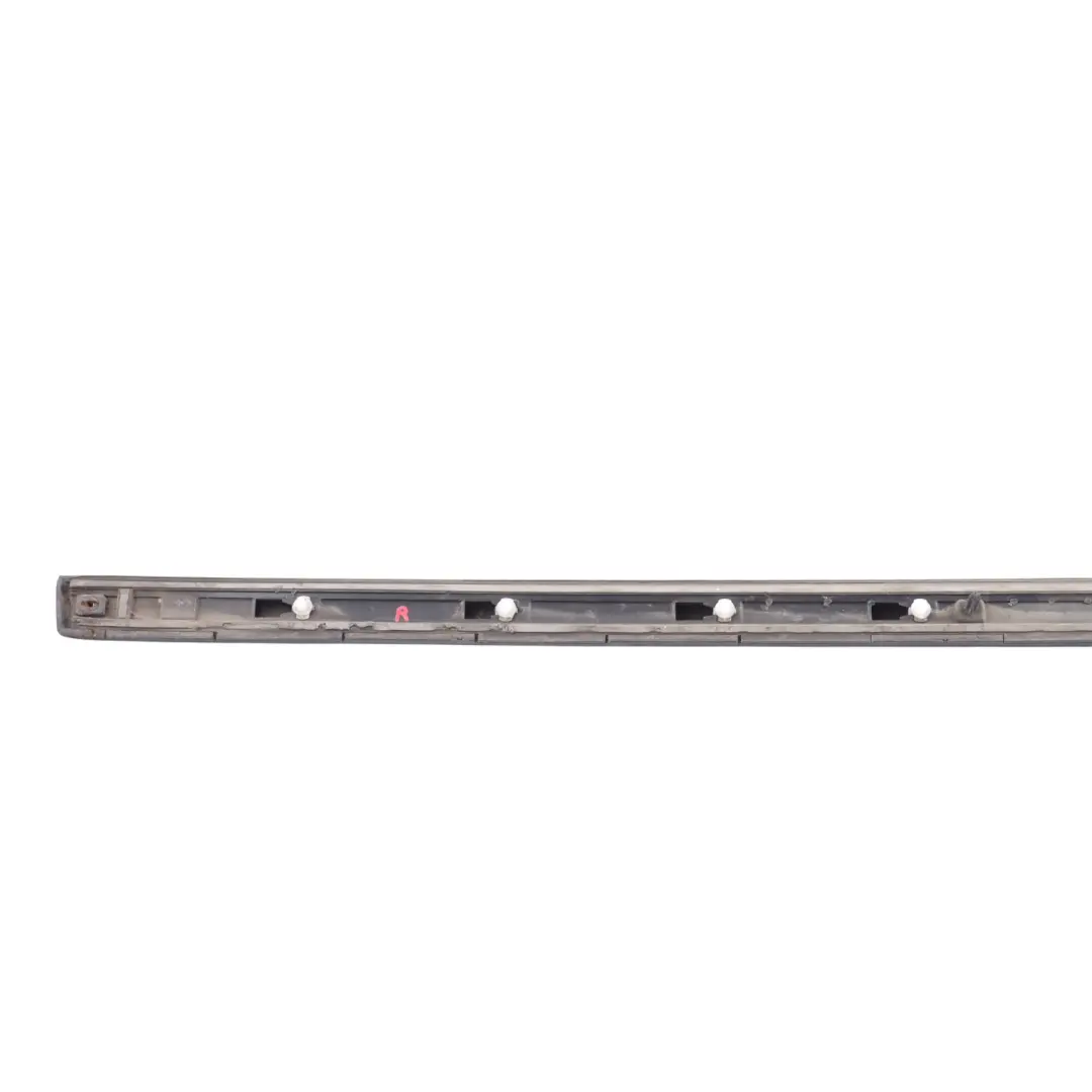 Volkswagen Scirocco III Garniture De Avant Droite Bande Inférieure Noir Satiné - SKU 1K8854940 - Numéro de pièce 1K8854940